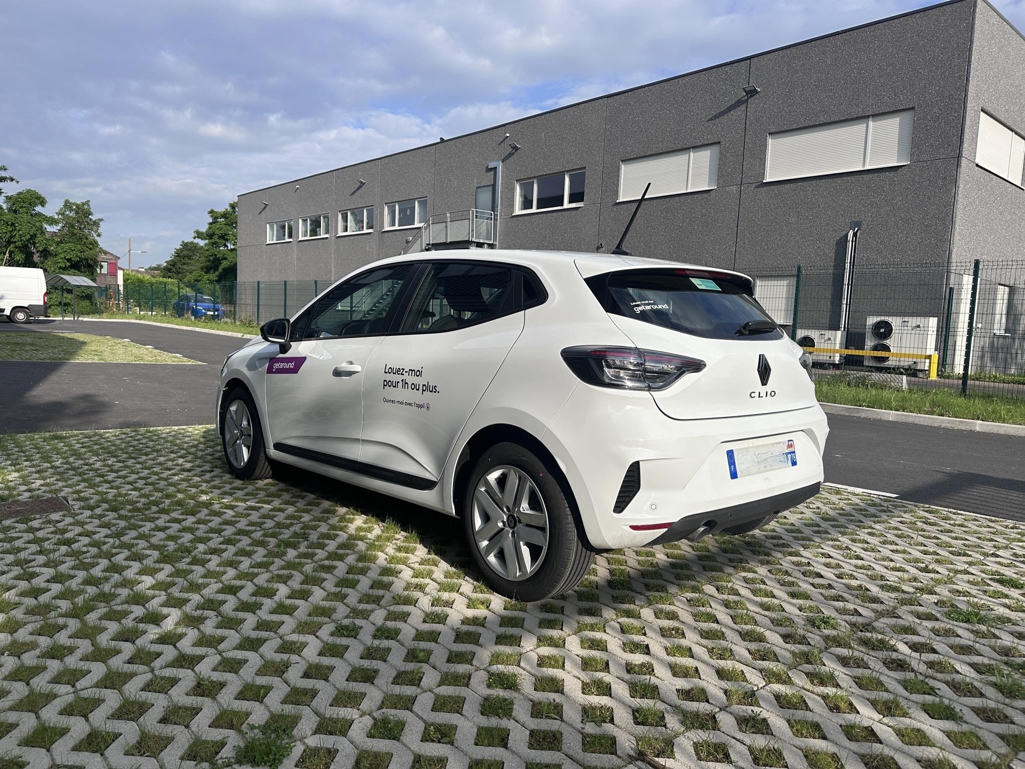 Renault Clio avec Chaines
