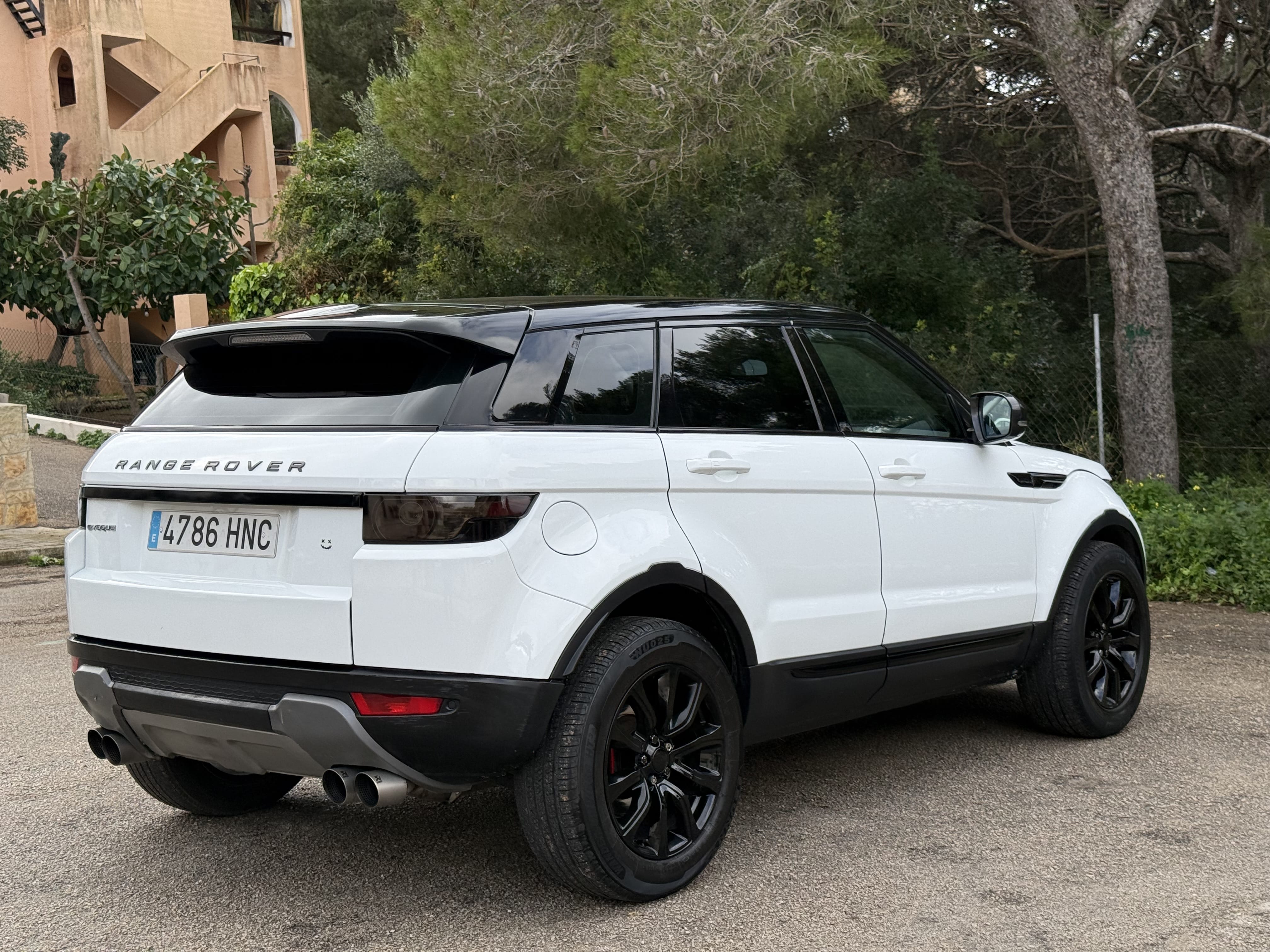 Land-Rover Range Rover Evoque R-Dynamic SE 2.2 SD4 avec Dashcam