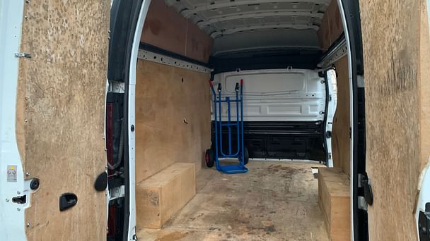 Renault Trafic 125cv 9 m3 - Clim - GPS - Bluetooth - Caméra - Radars - Diable avec Android Auto