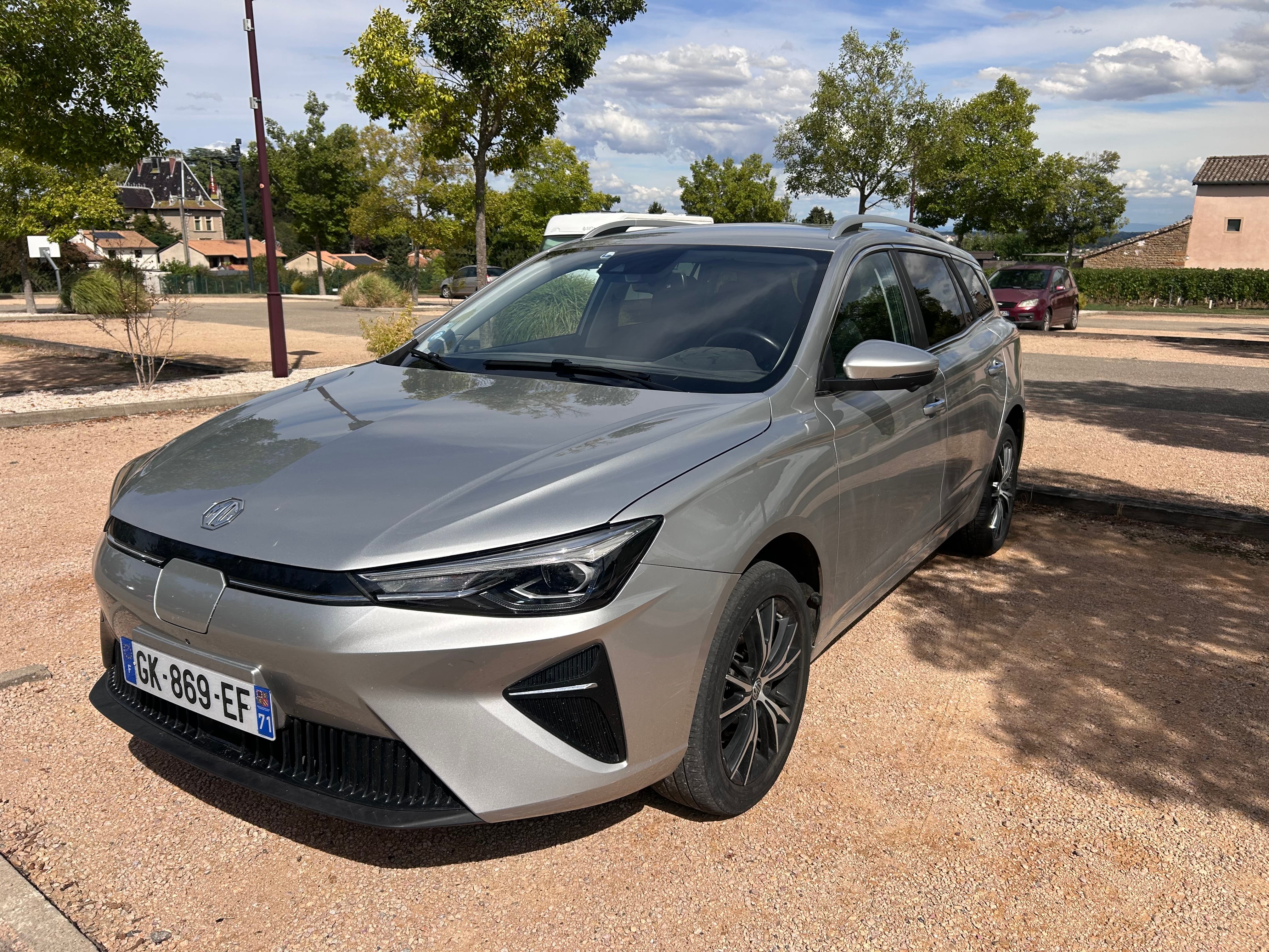 MG MG5, 2022, Électrique, automatique