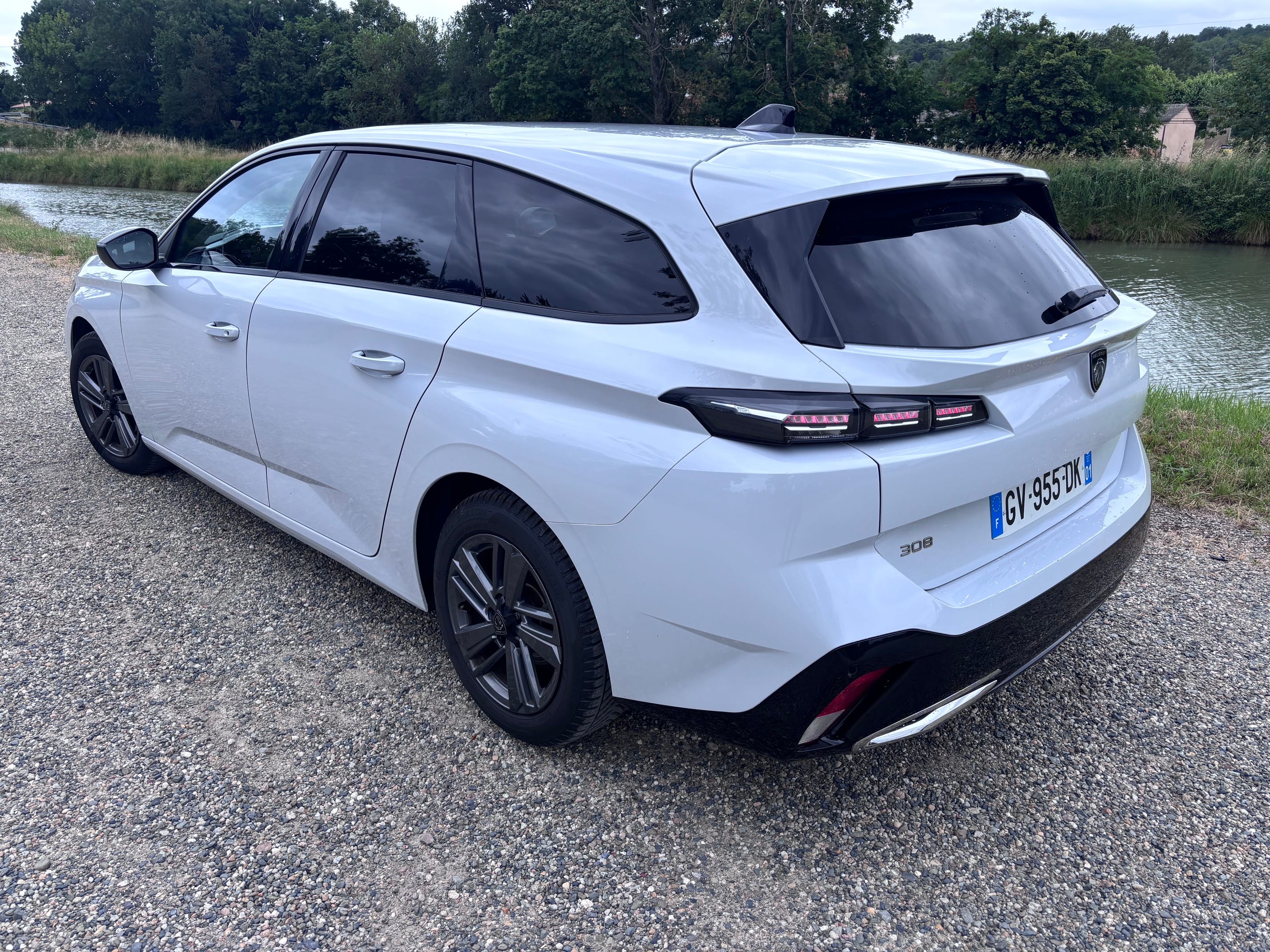 Peugeot 308 SW Allure 5 places - PARKING AEROPORT BLAGNAC avec Caméra de recul