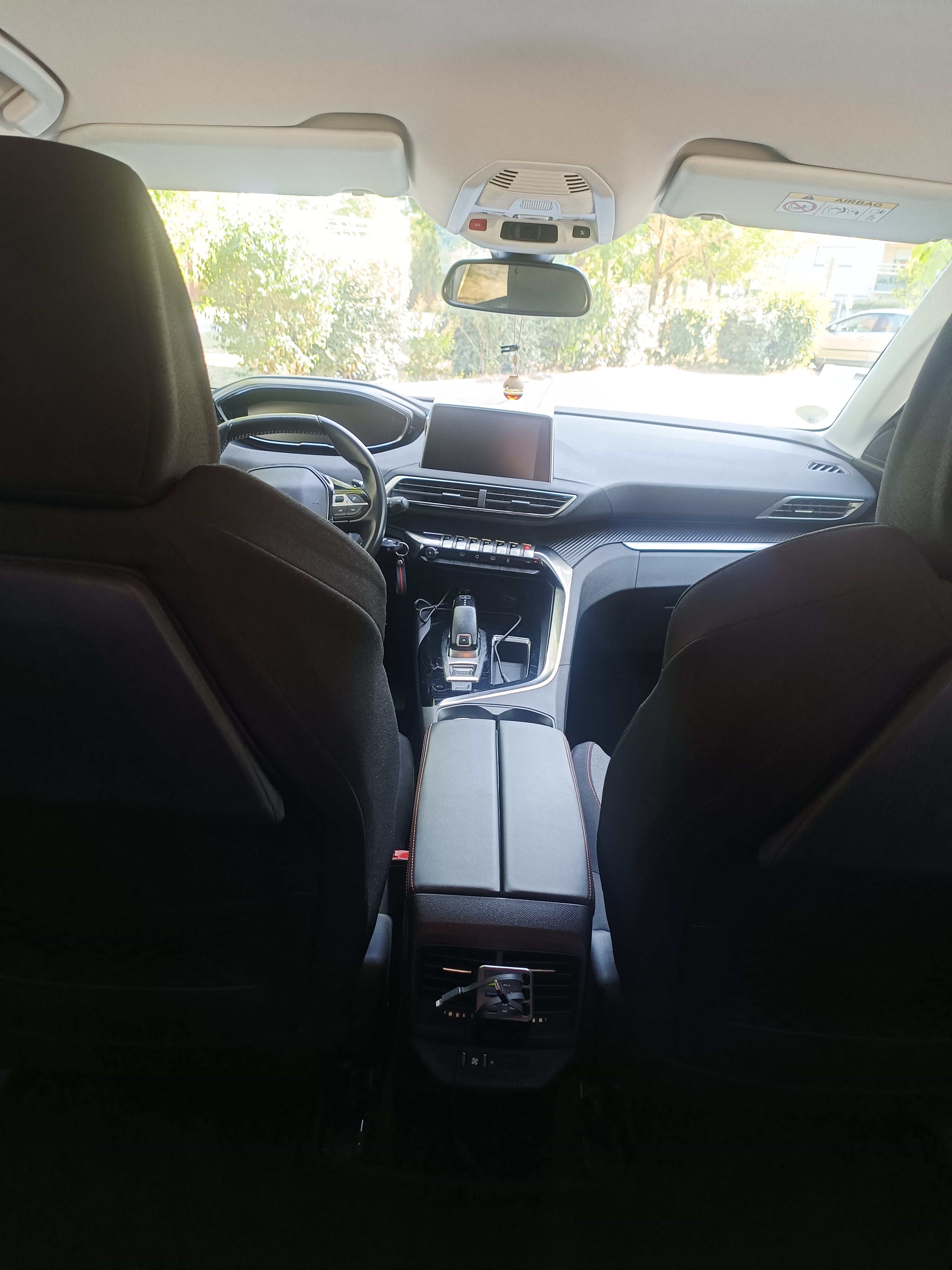 Peugeot 5008 avec GPS