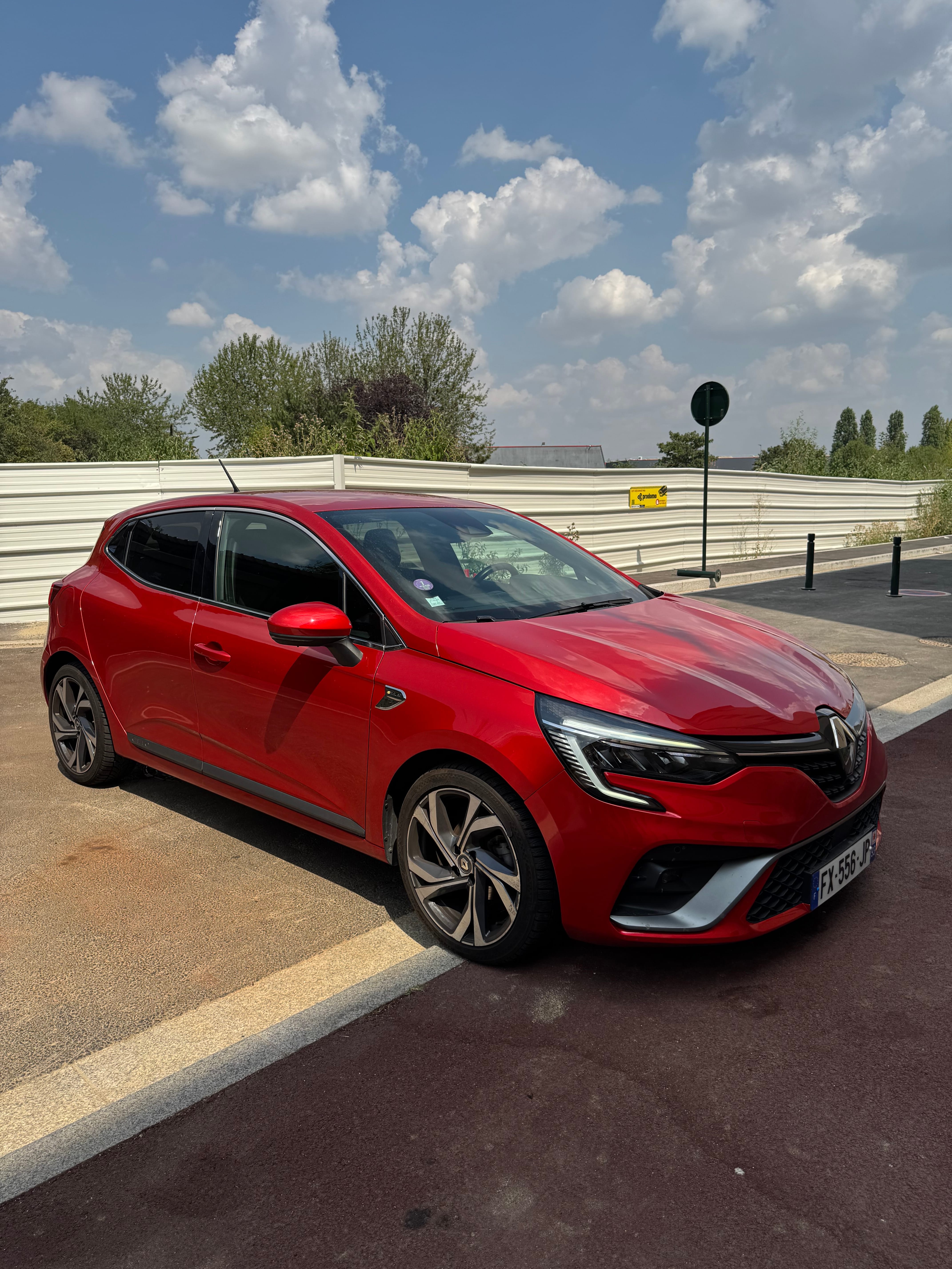 Renault Clio RS Line avec Apple CarPlay
