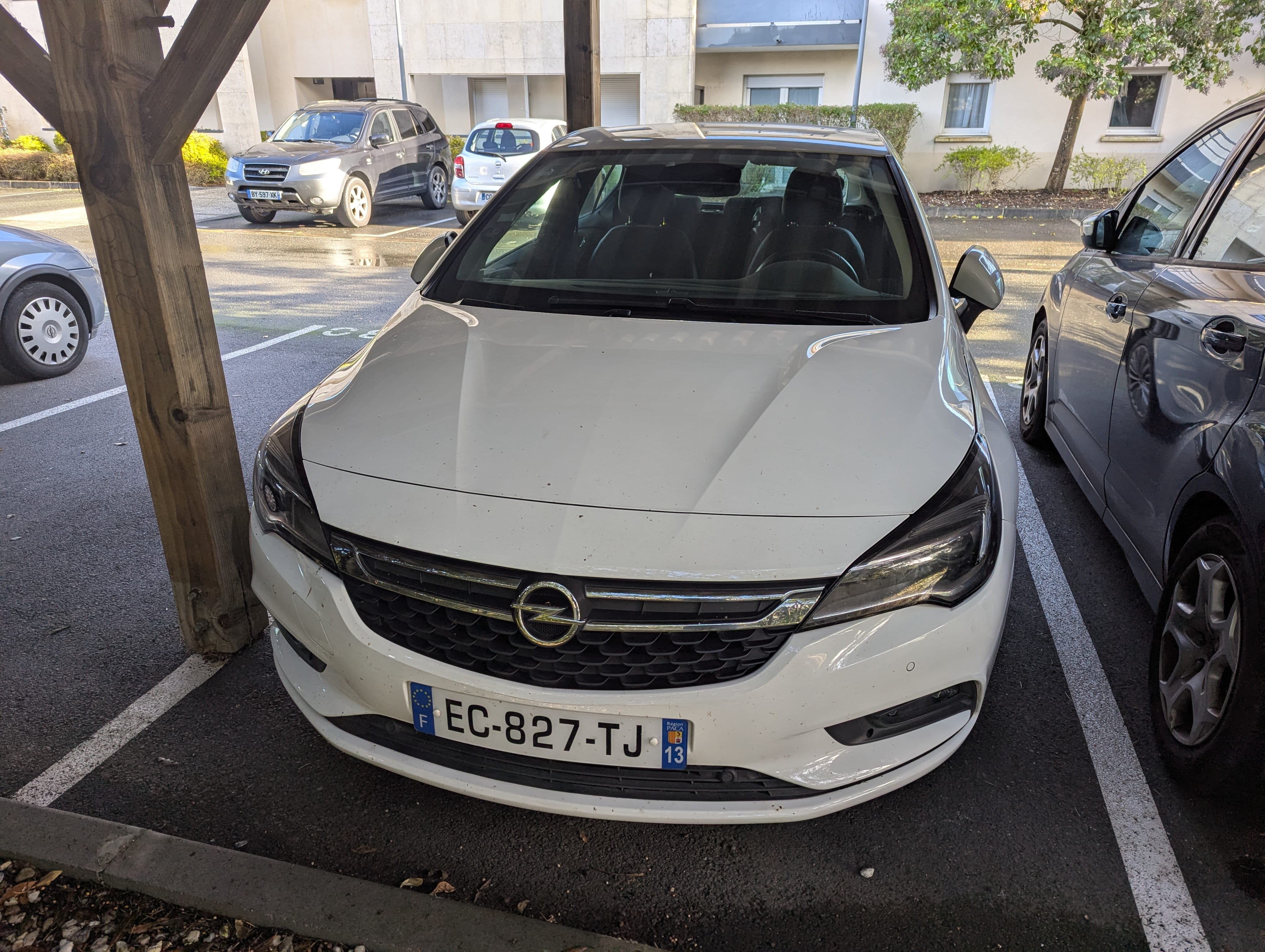 Opel Astra avec GPS