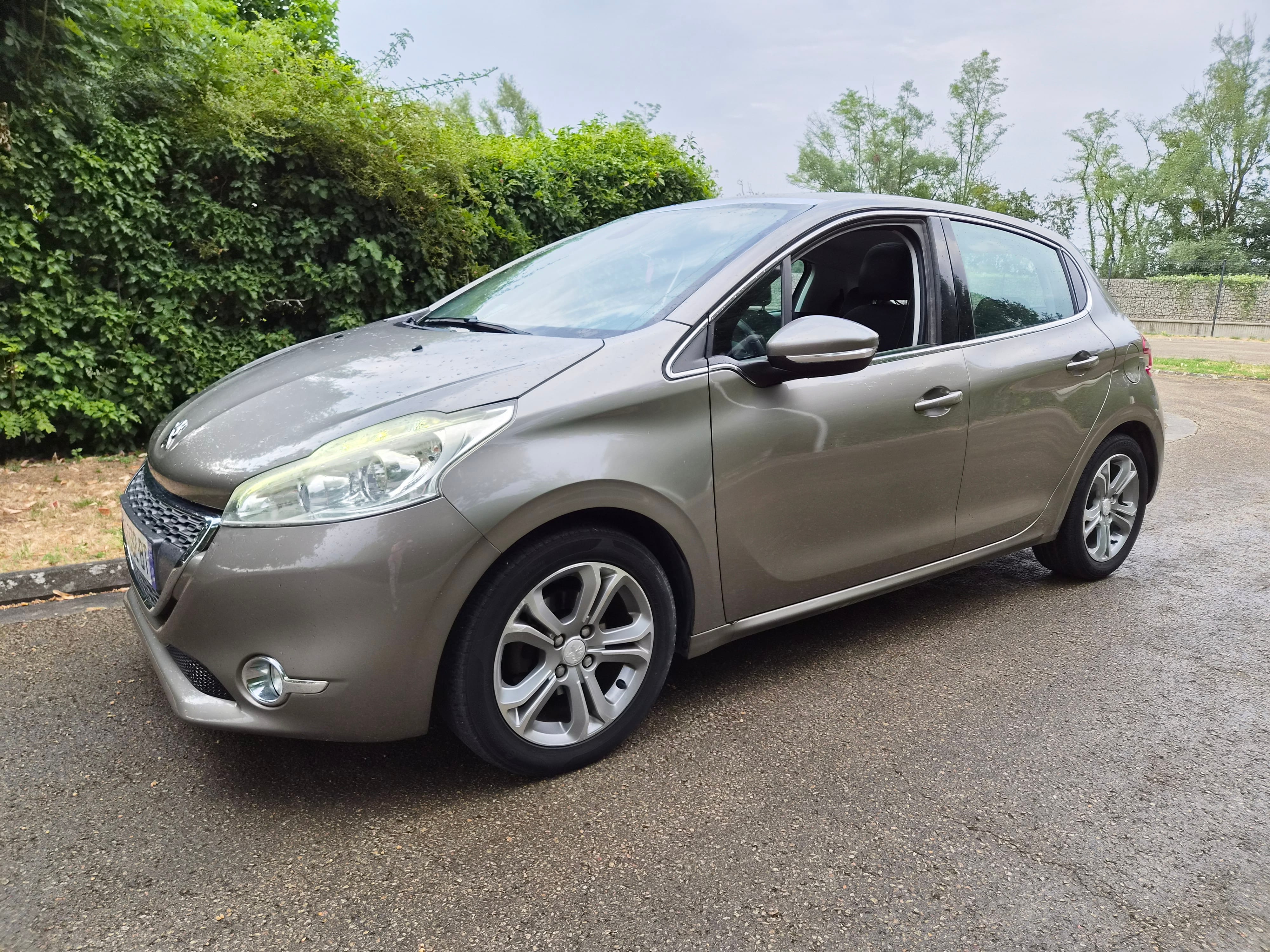 Peugeot 208, 2012, Diesel