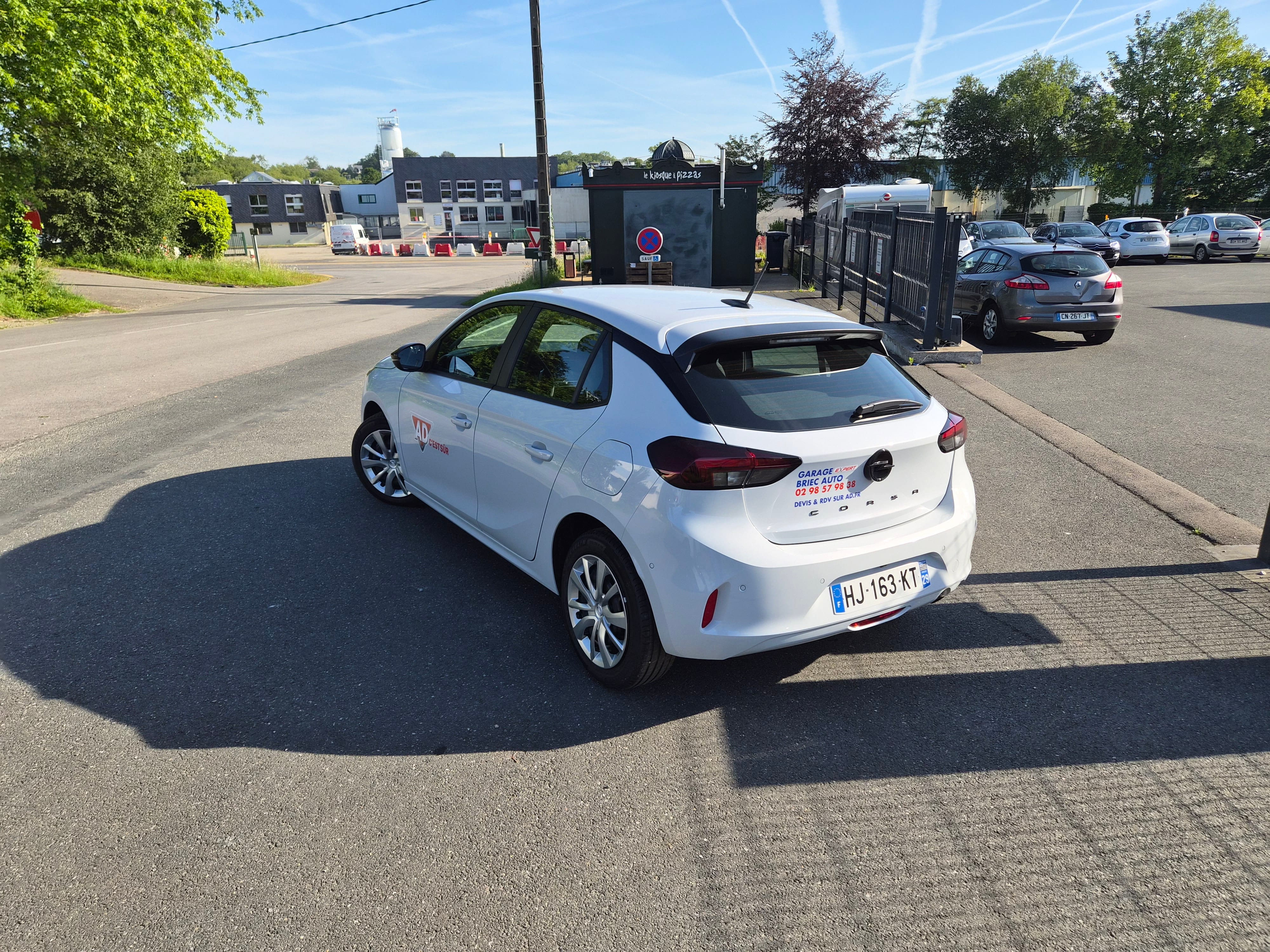 Opel Corsa avec Caméra de recul