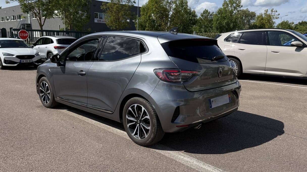 Renault Clio with Cruise control