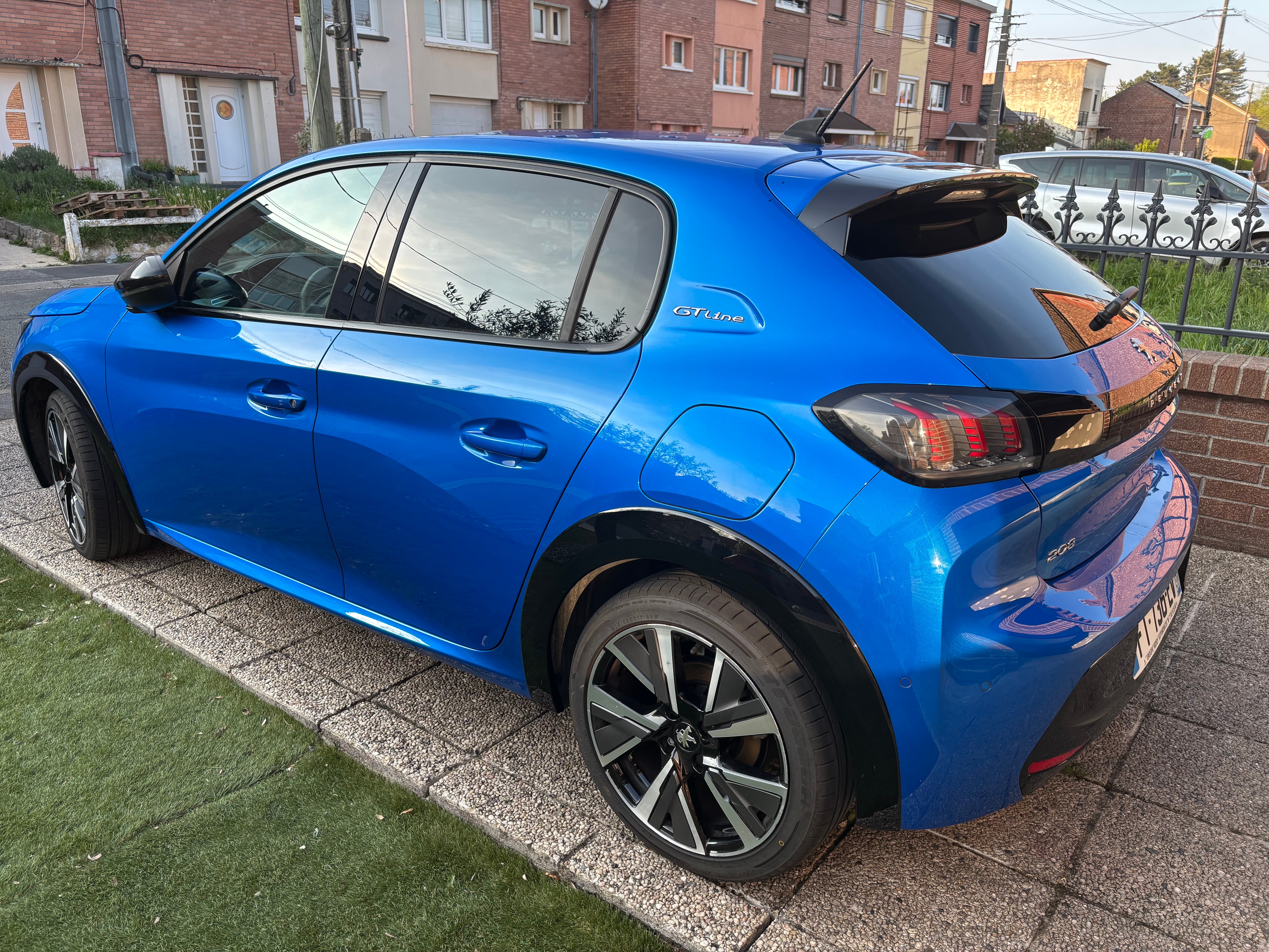 Peugeot 208 avec GPS