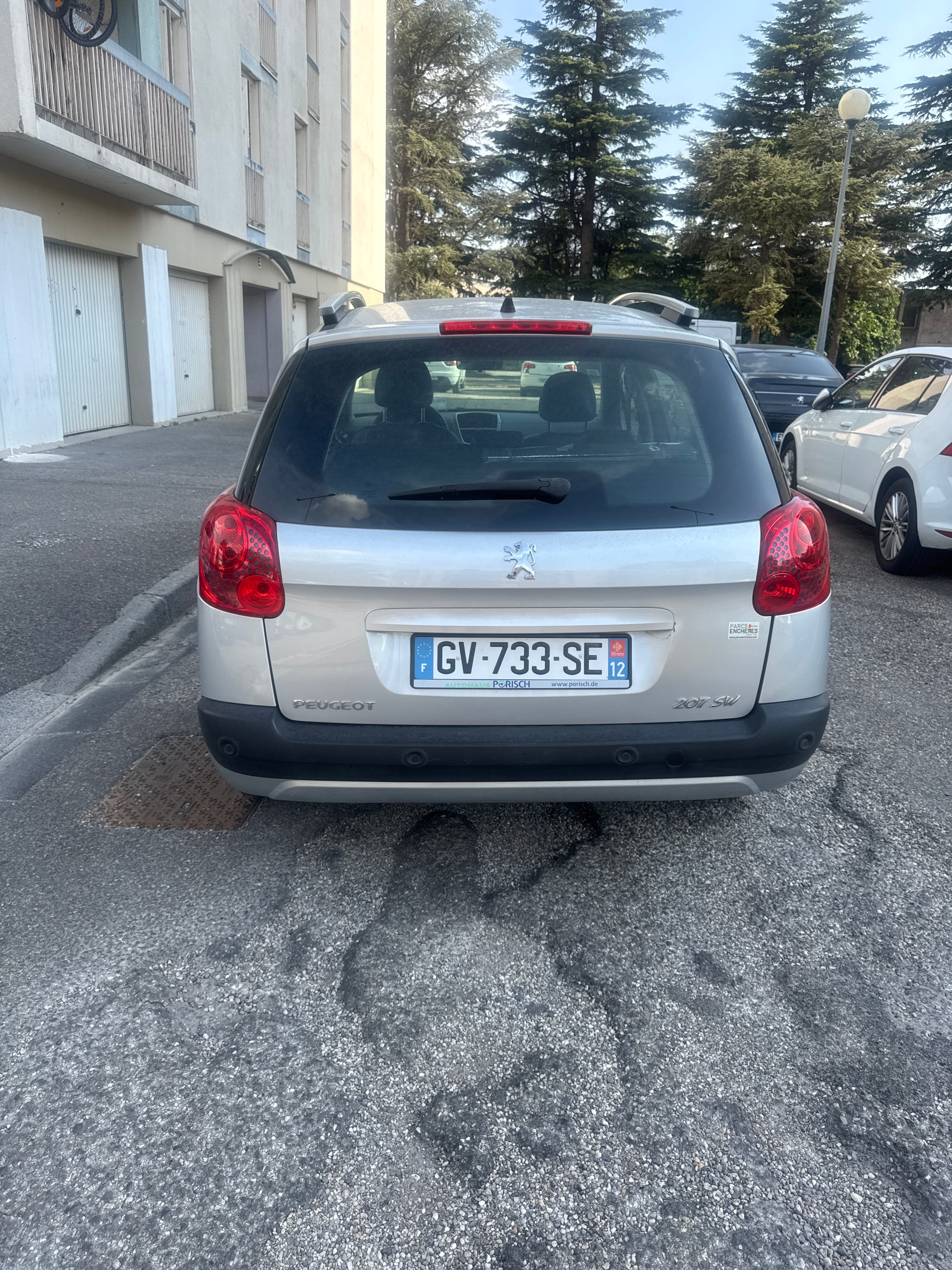 Peugeot 207 SW 1.4 L VTI met Bluetooth audio