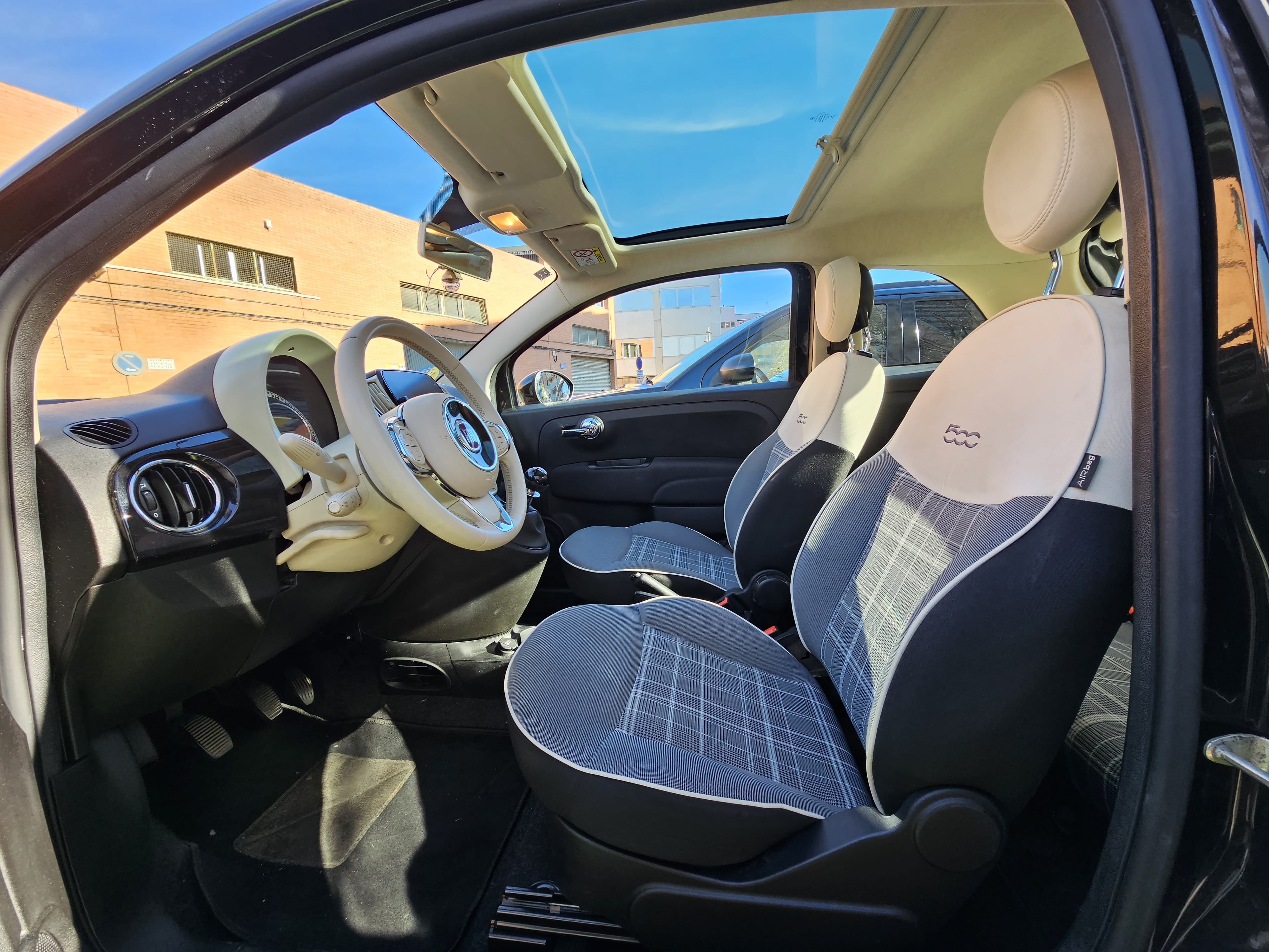 Fiat 500 Híbrido con Audio Bluetooth