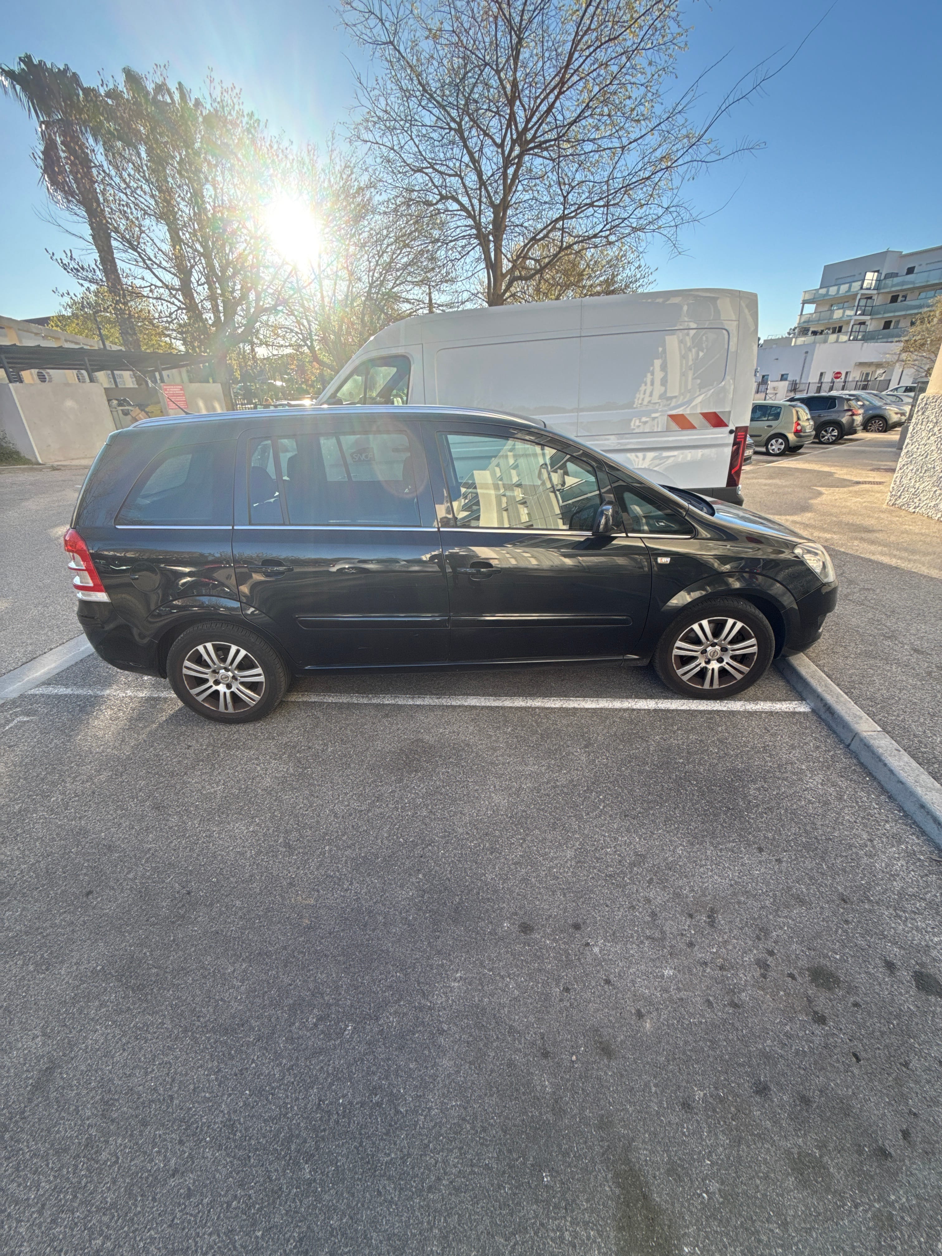 Opel Zafira 1,7cdti avec Climatisation