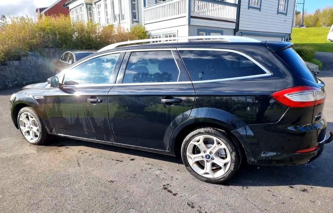 Ford Mondeo SW med Vinterdekk