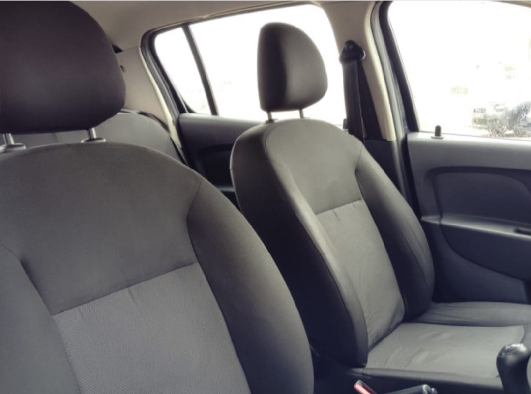 Dacia Sandero avec Autoradio
