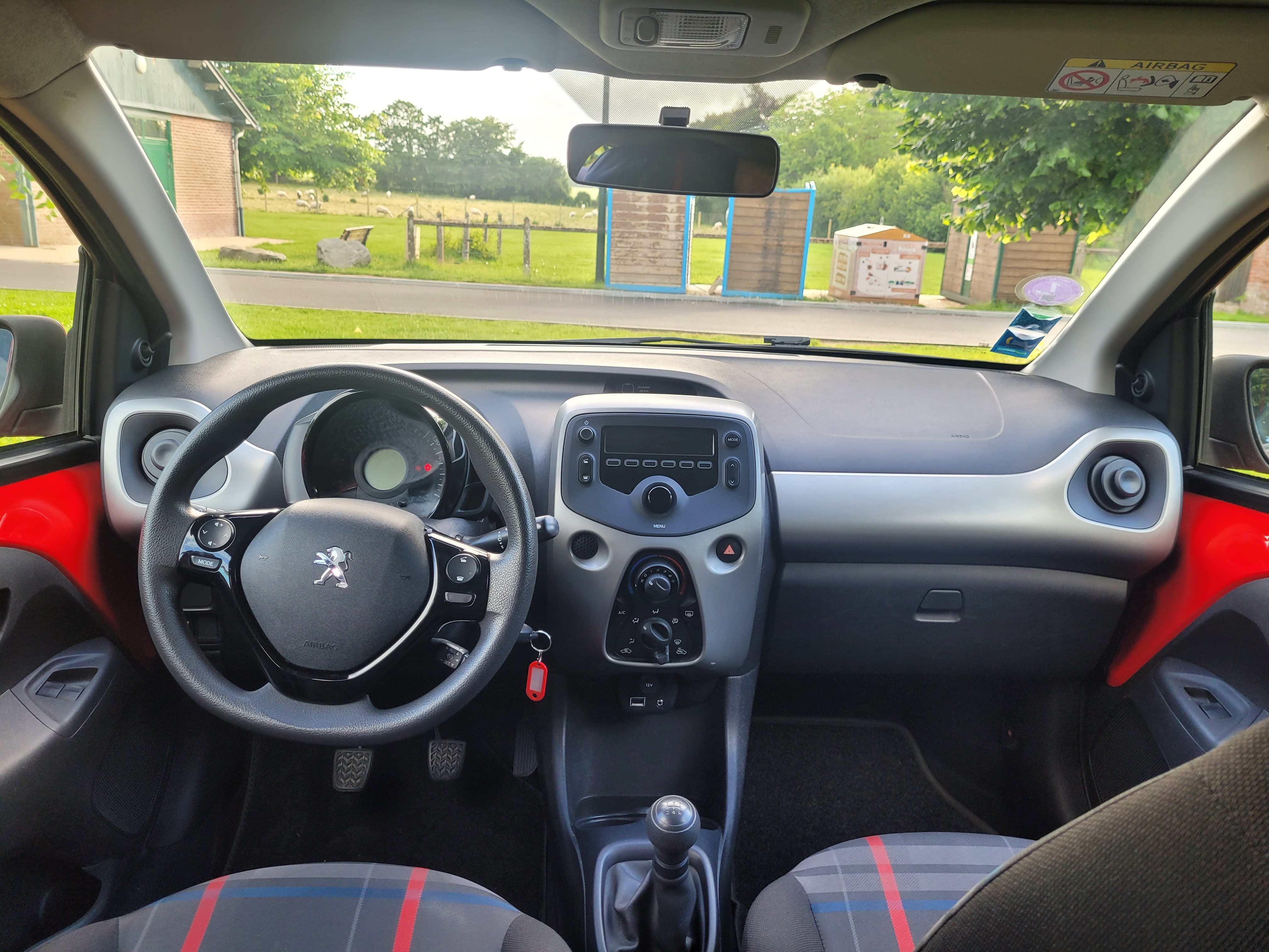 Peugeot 108 avec Port USB