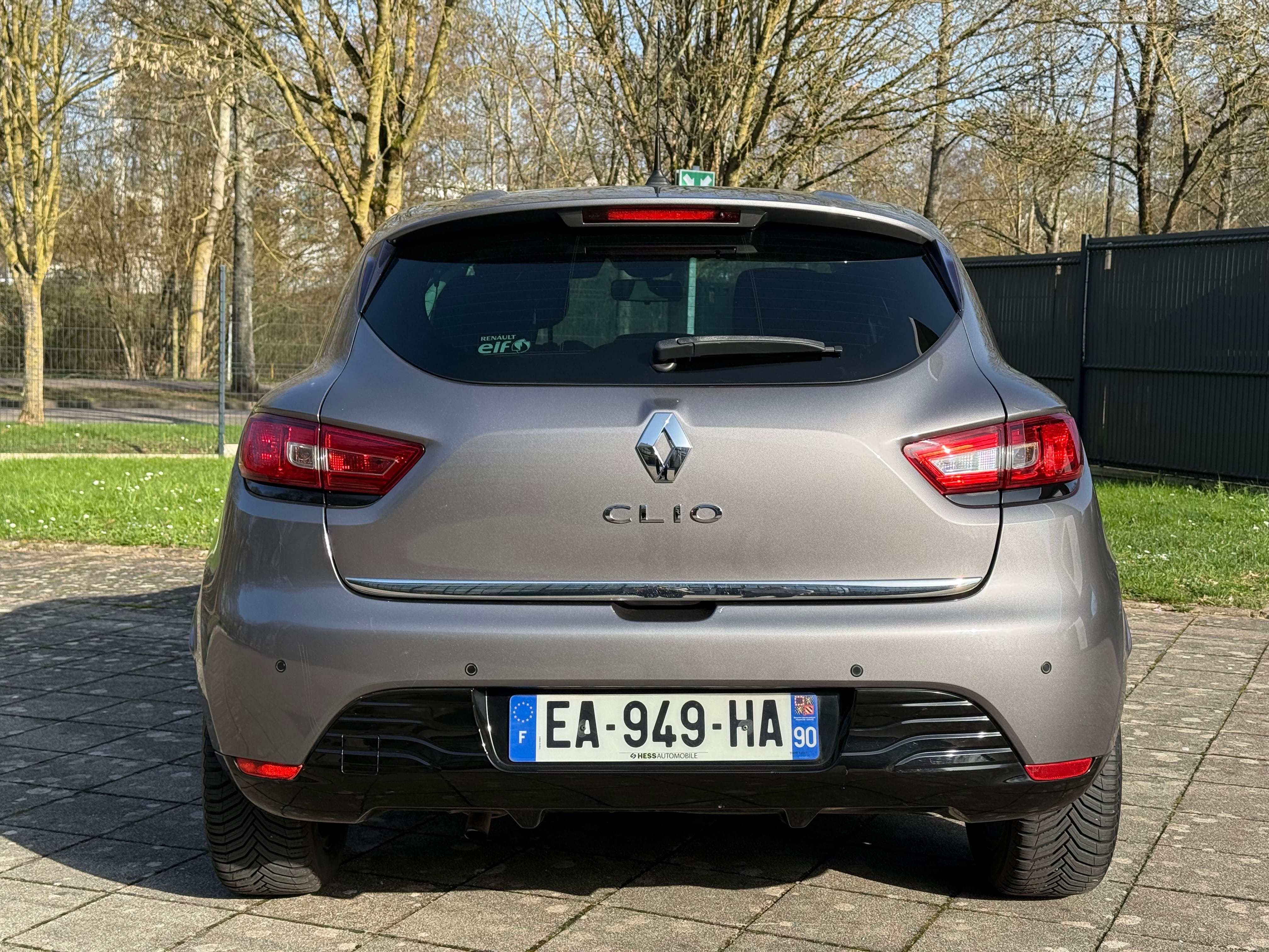Renault Clio 4 Connectée - Gare de Metz 24h/24" avec Entrée audio / iPod