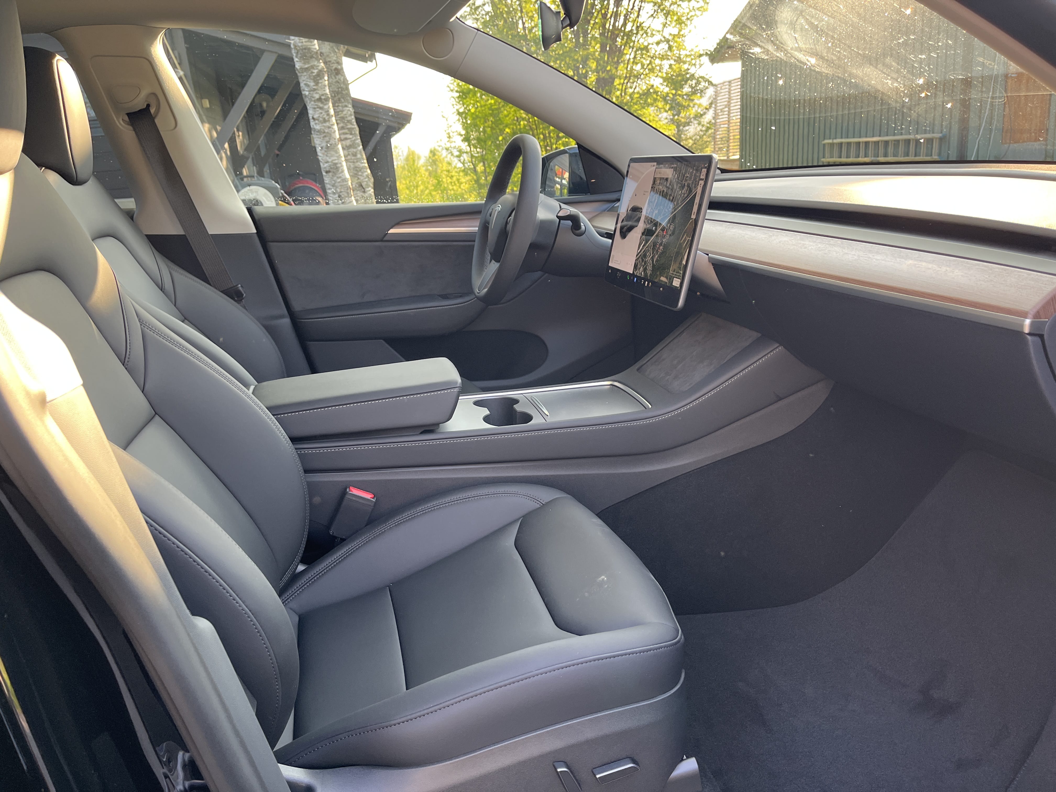 Tesla Model Y med Cruisekontroll