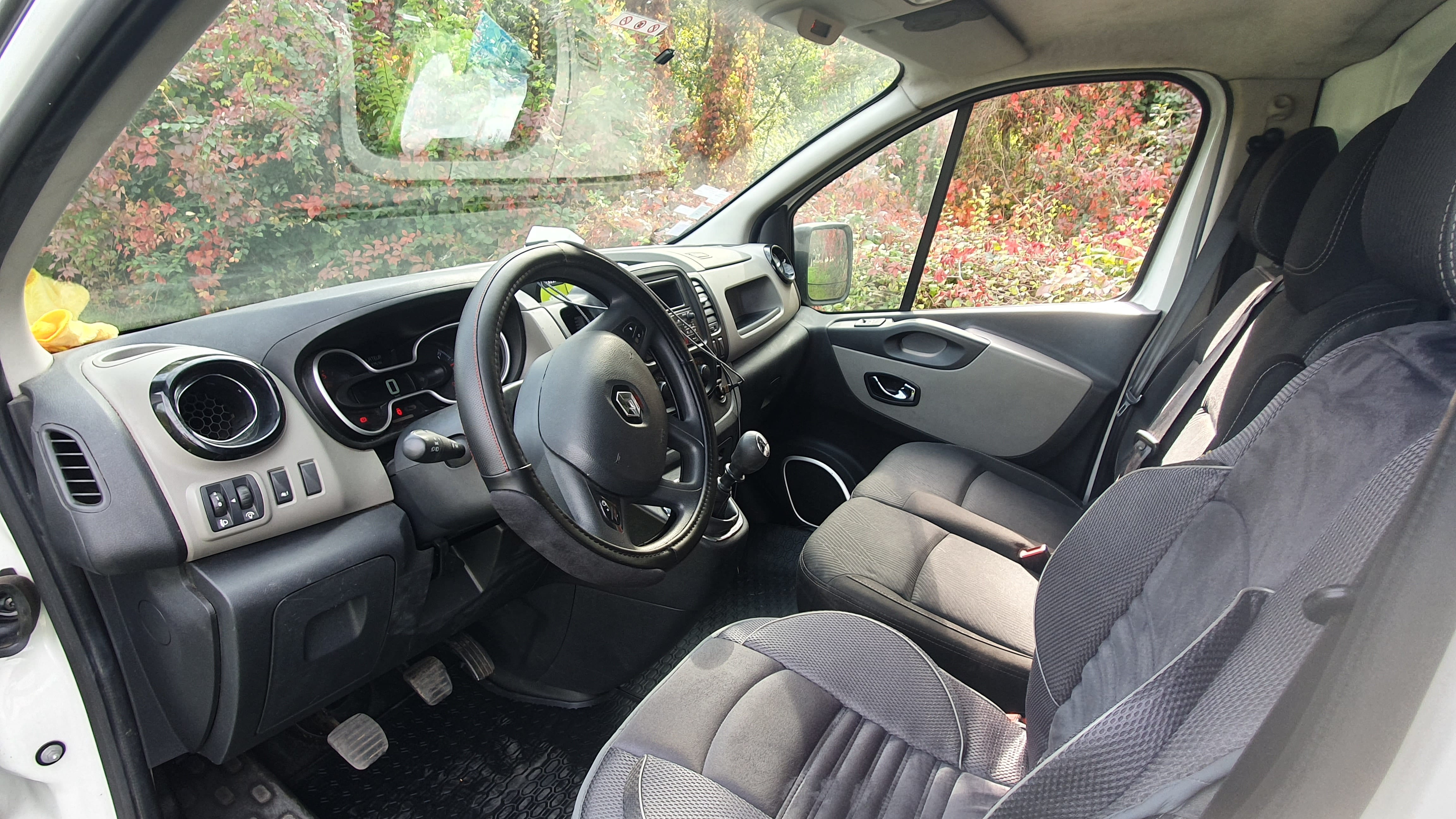 Renault Trafic Regul de Vitesse + Radar de Recul + Clim avec Audio Bluetooth