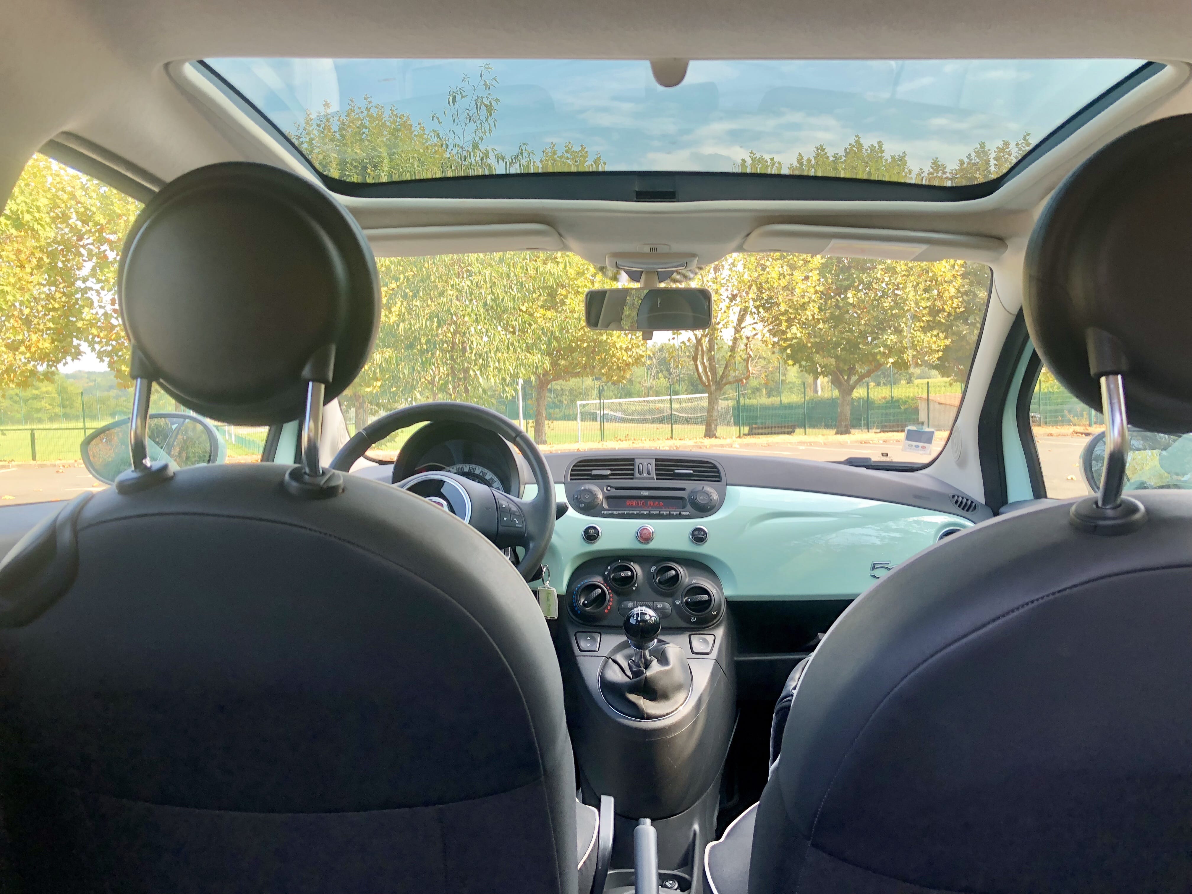 Fiat 500  Louez la Nouvelle Fiat 500 – Citadine Iconique, Économique & Confortable à Bordeaux ! avec Climatisation