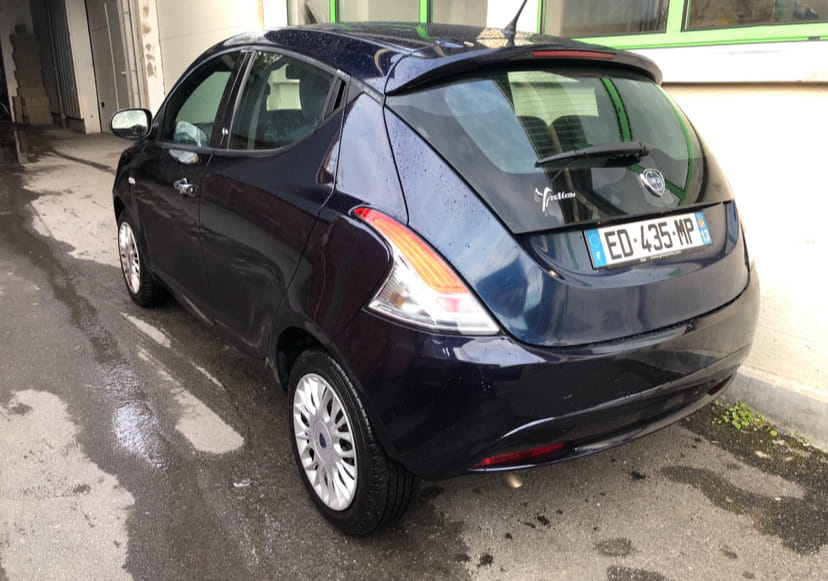 Lancia Ypsilon 1.2 essence avec Climatisation