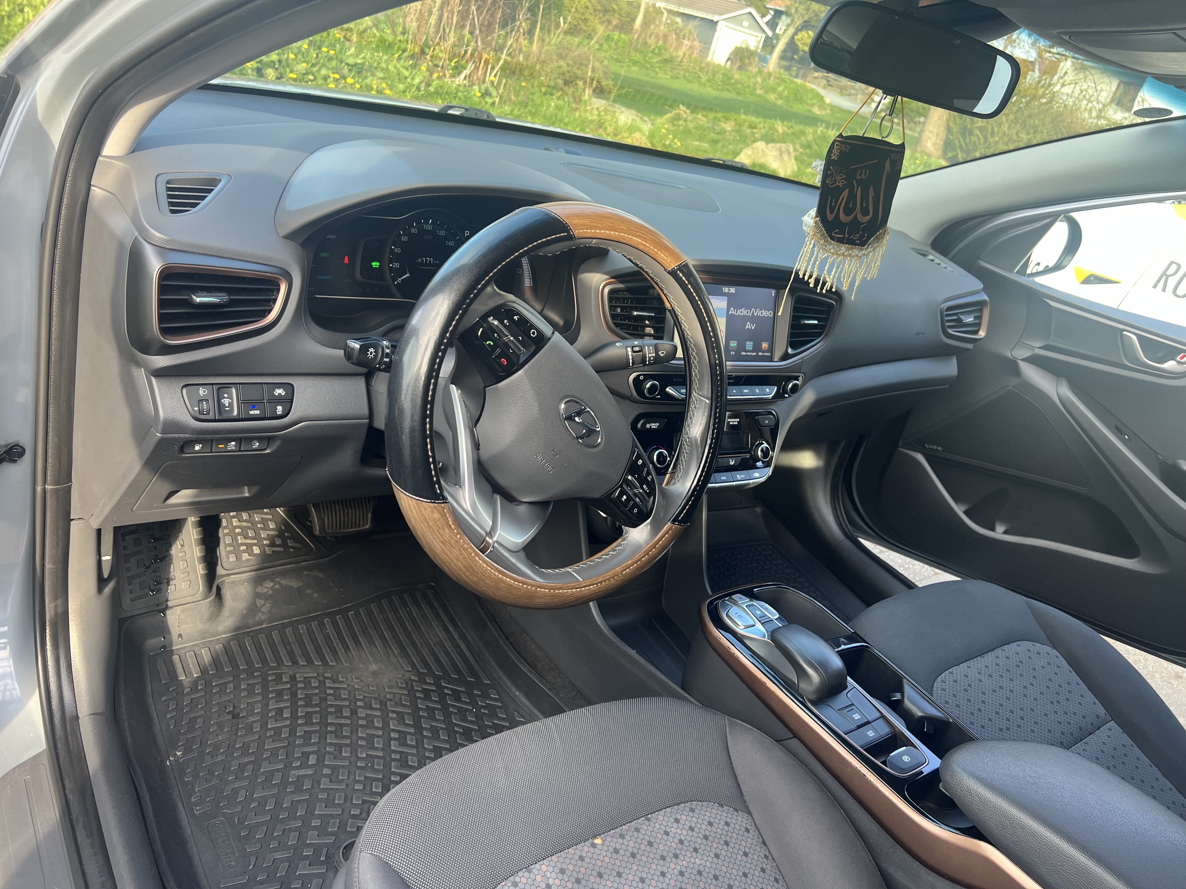 Hyundai Ioniq med Cruisekontroll