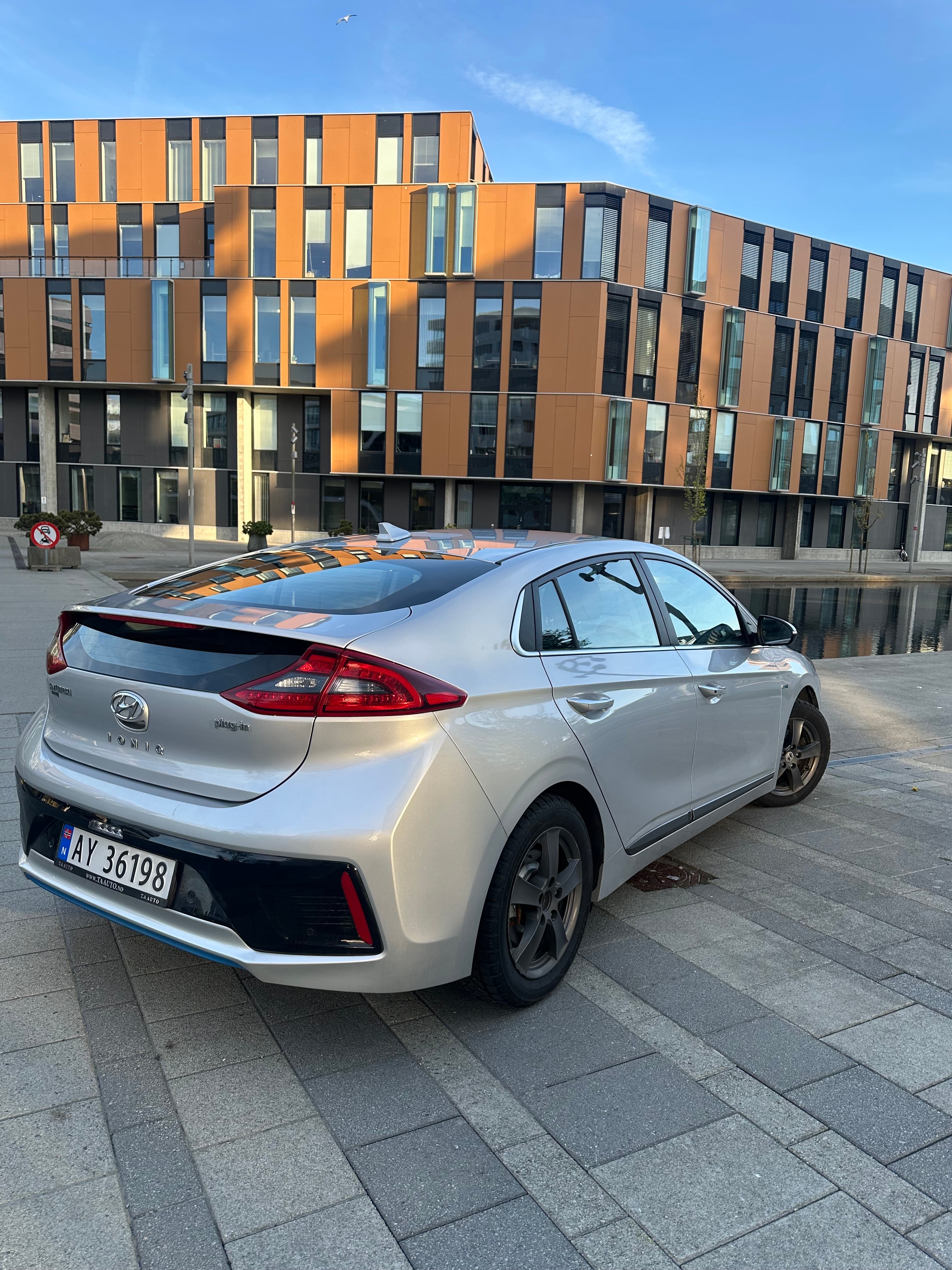 Hyundai Ioniq Hybrid Blue, 2018, Blyfri 95 / Elektrisk (hybrid), automatisk
