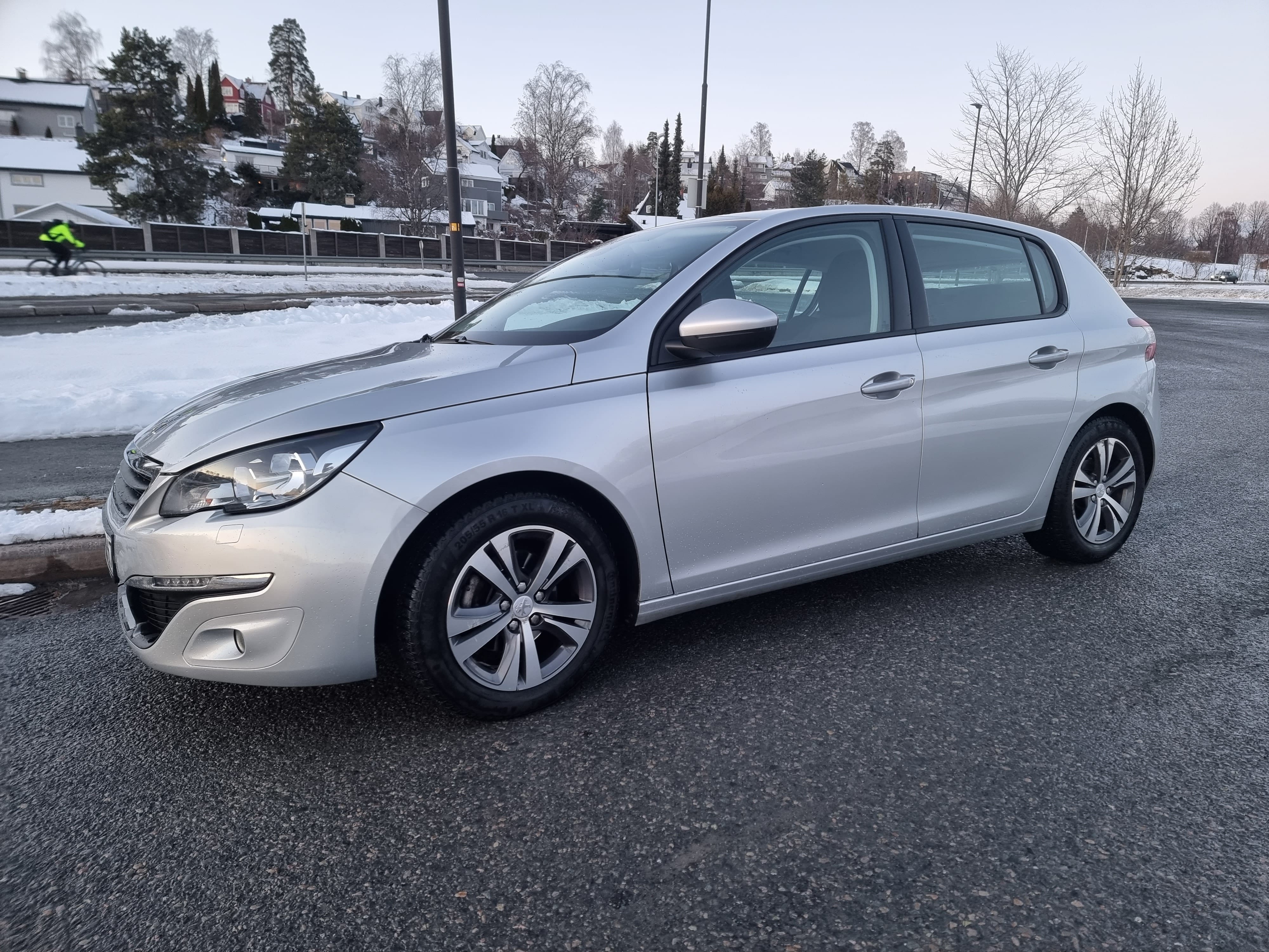 Peugeot 308 131hk, 2015, Blyfri 95, automatisk