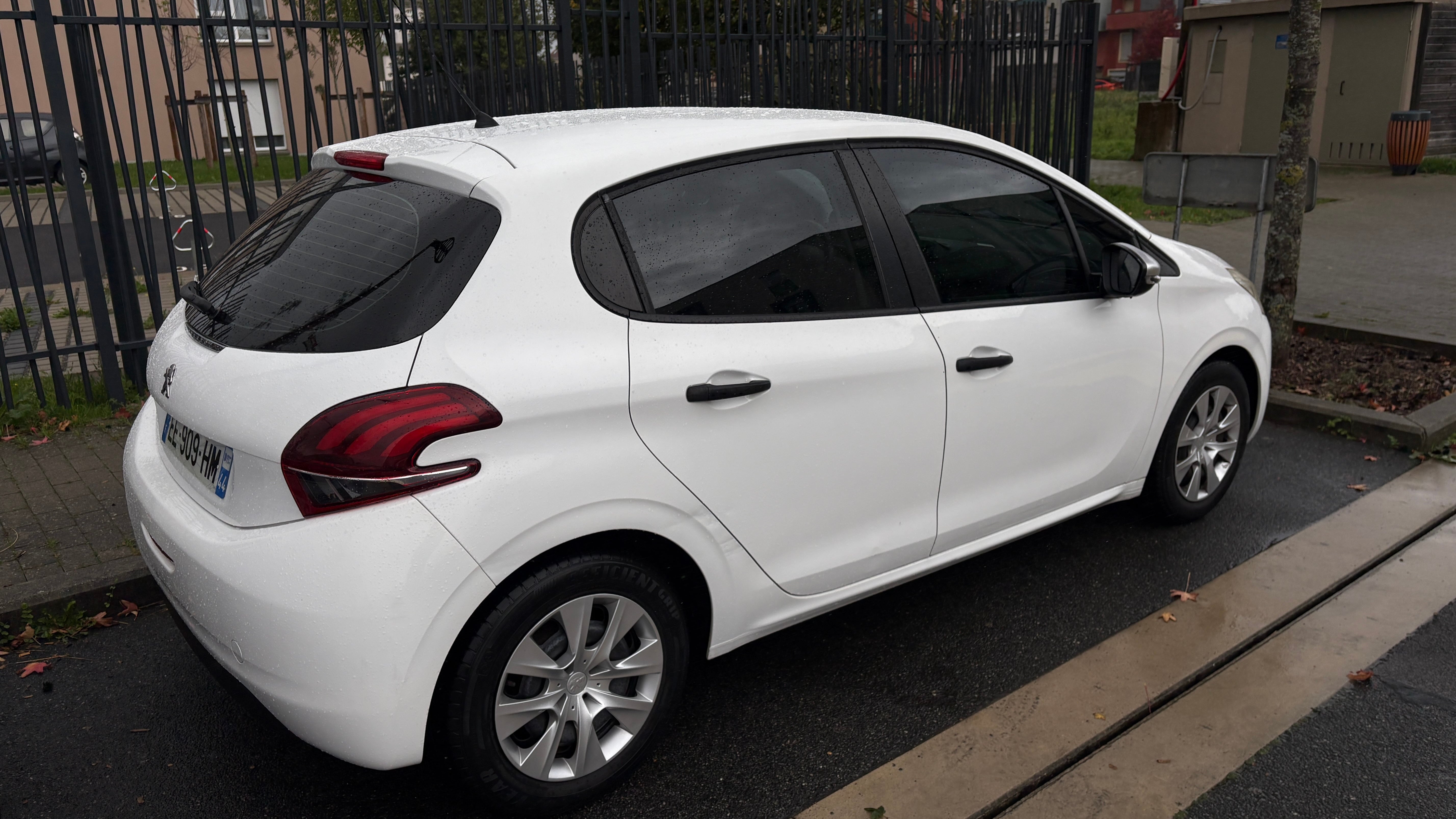 Peugeot 208 1.0 VTi avec Port USB
