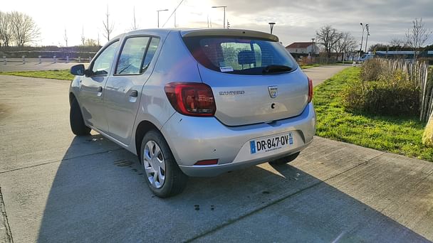 Dacia Sandero CARPLAY SPOTIFY&YOUTUBE PREMIUM INCLU avec Siège bébé