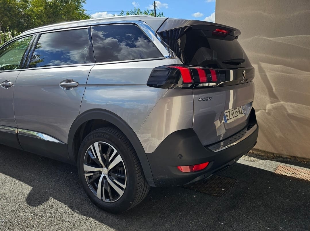 Peugeot 5008 avec Audio Bluetooth