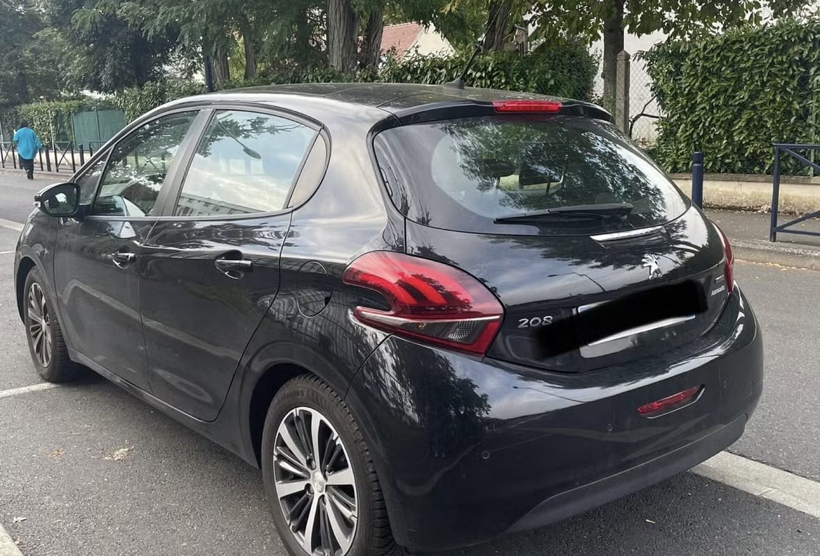 Peugeot 208 avec Régulateur de vitesse