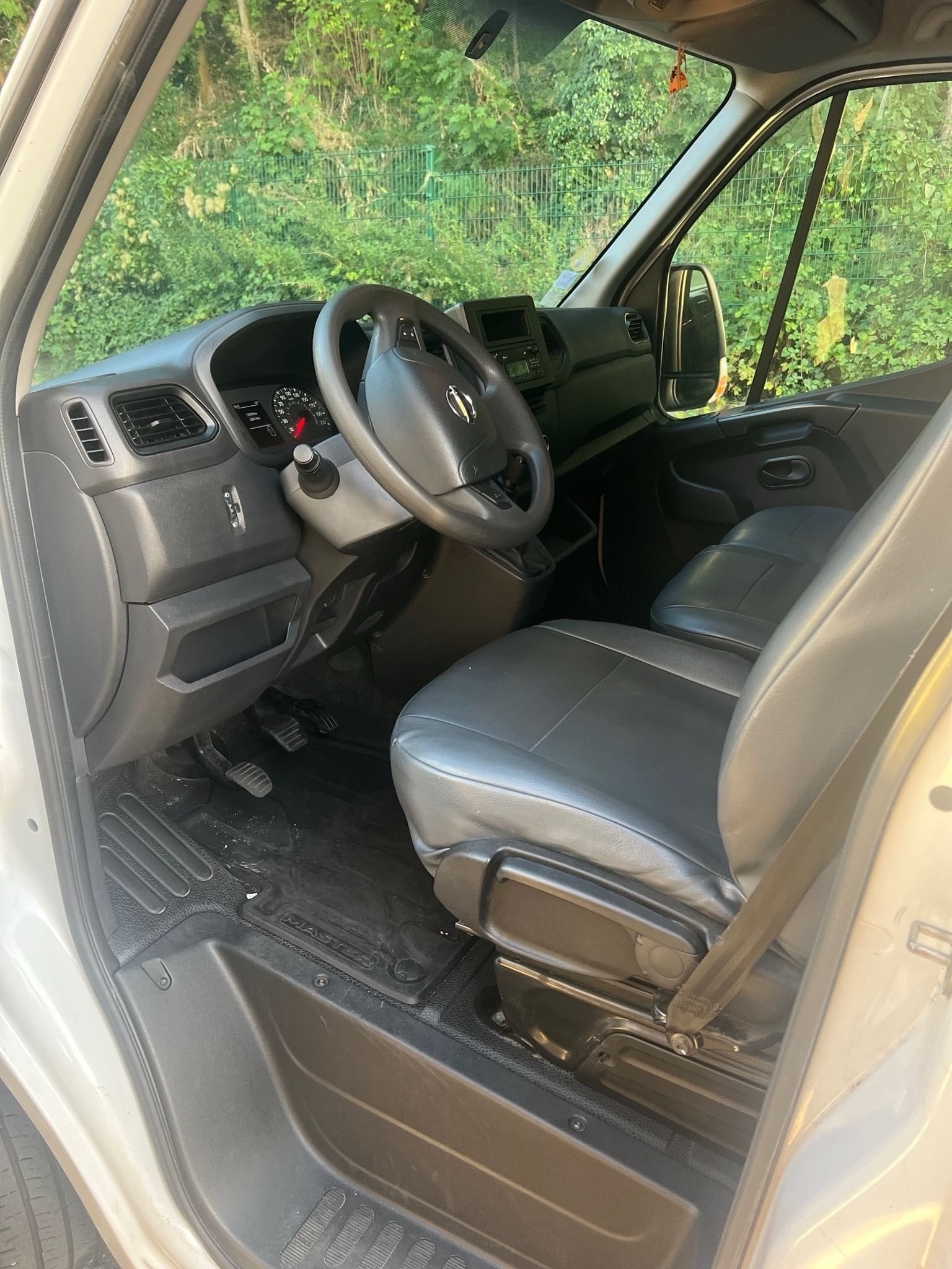 Nissan NV400 Blanc 13m3 L3H2 avec Régulateur de vitesse