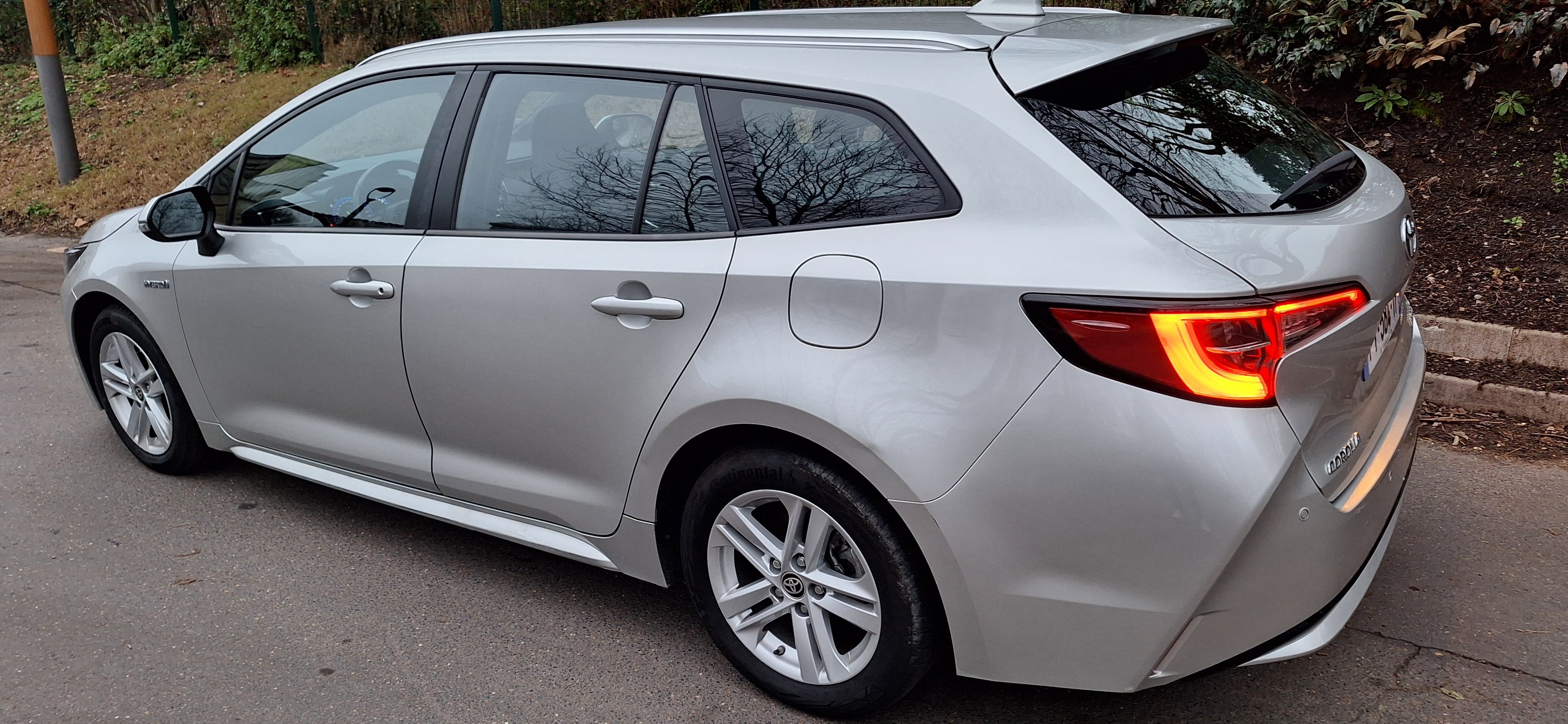Toyota Corolla Break Hybride avec GPS