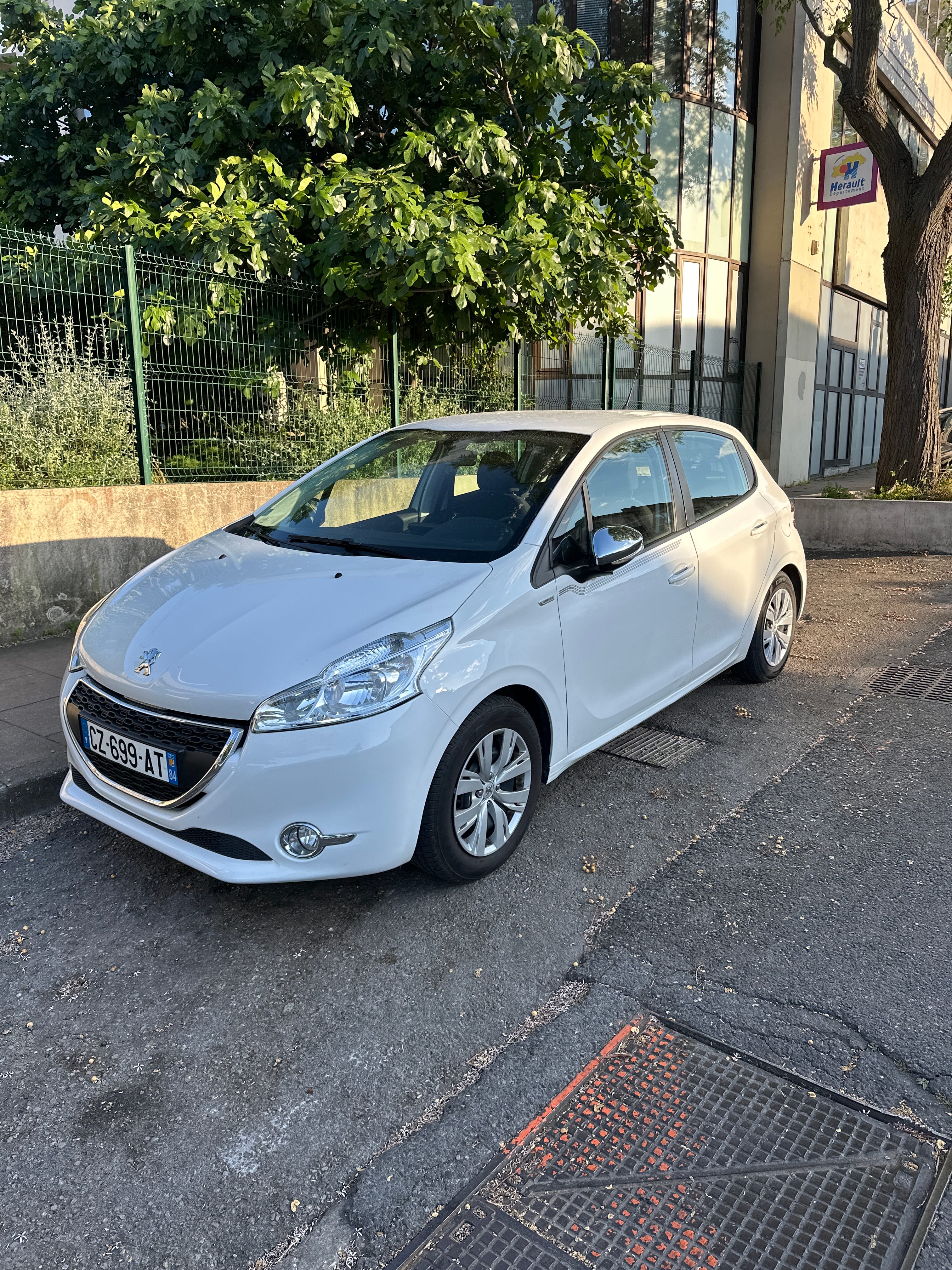 Peugeot 208 Essence, 2013, Essence 95