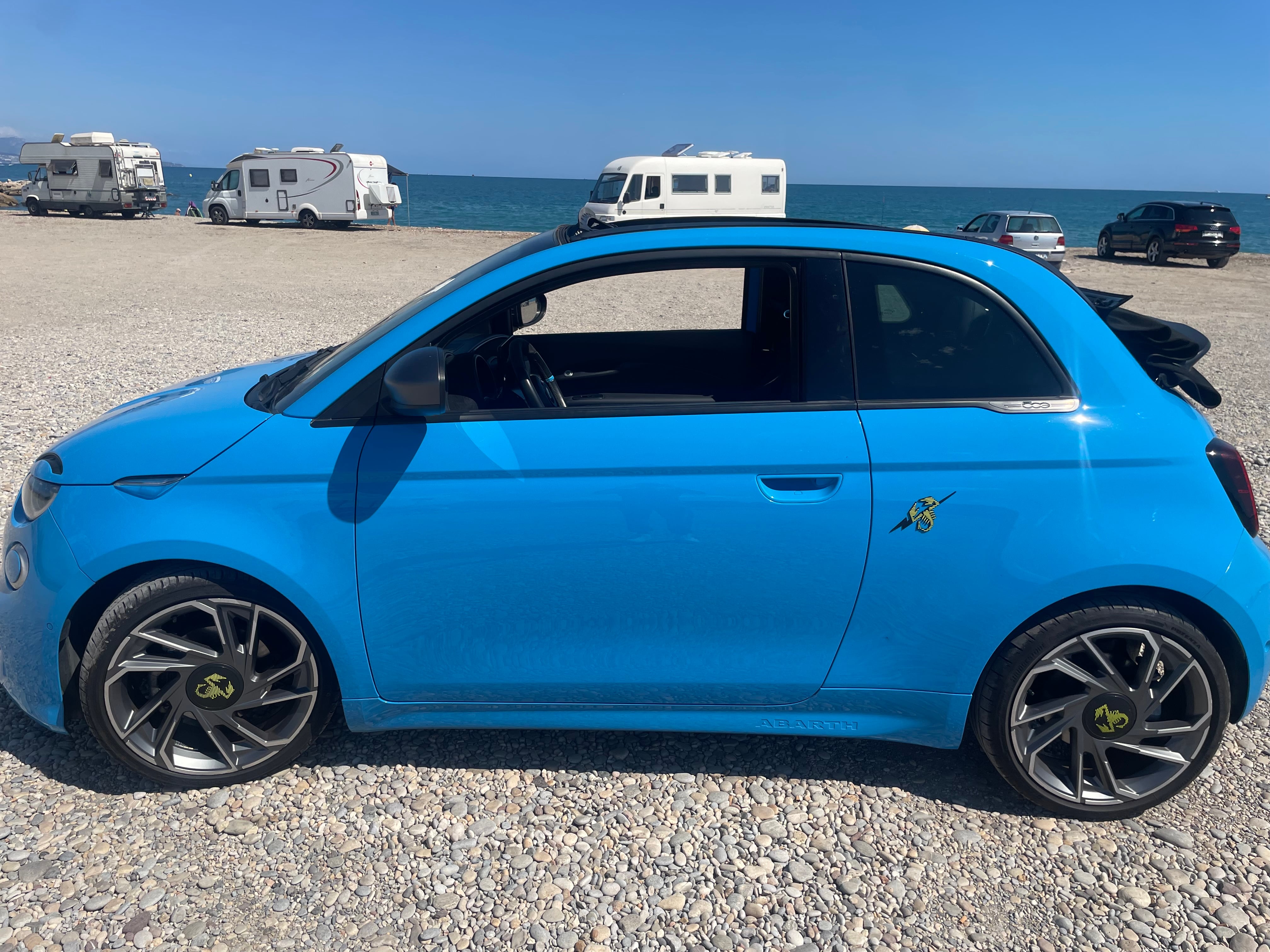Abarth 500e Cabriolet 155 chevaux électrique avec Audio Bluetooth