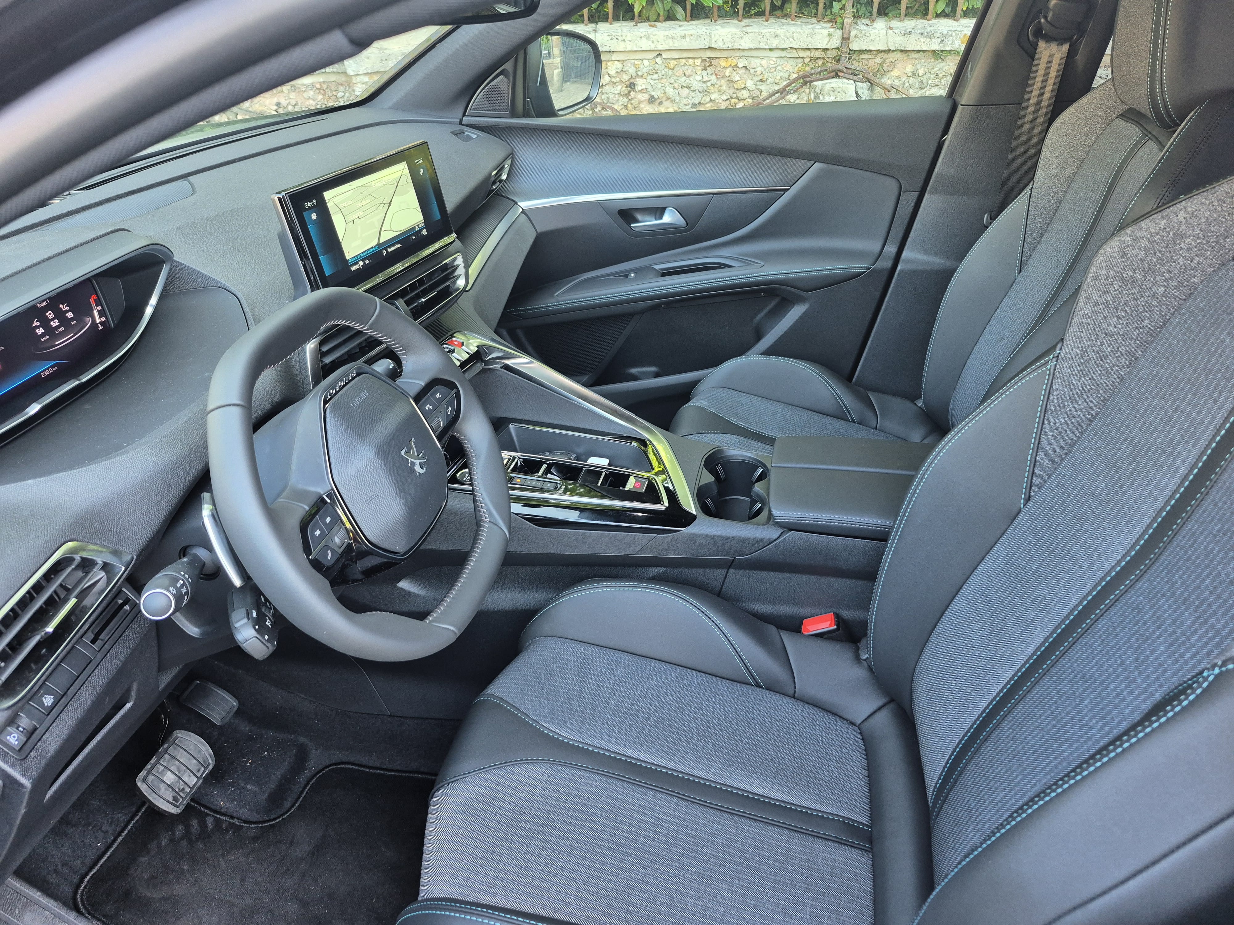 Peugeot 5008 avec GPS