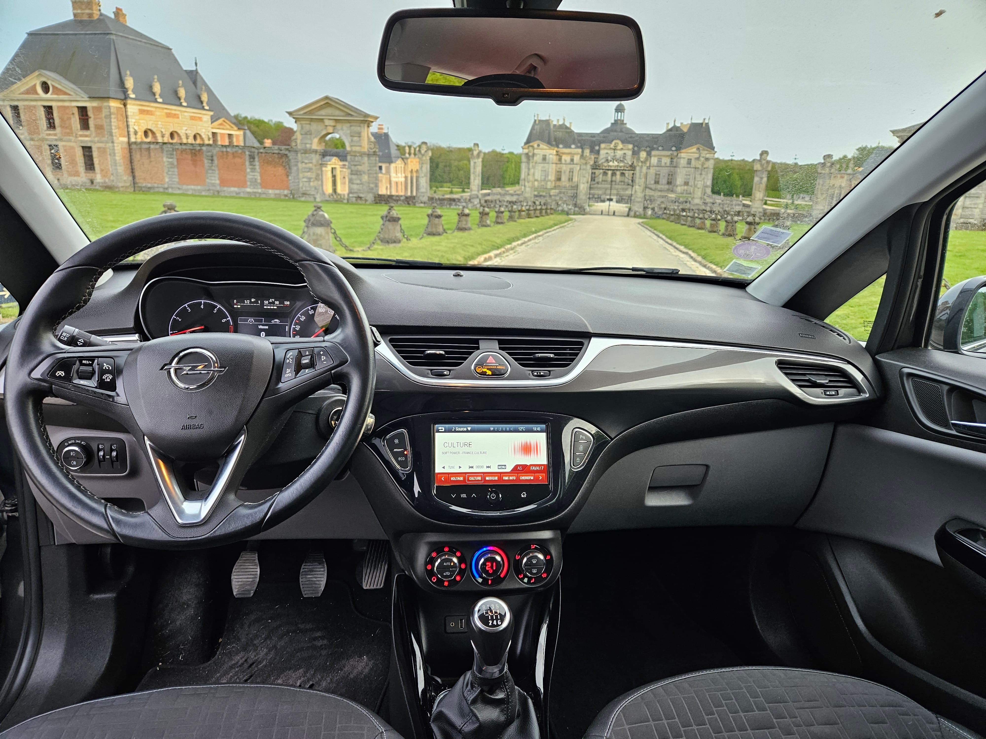 Opel Corsa 1.4 Turbo avec Audio Bluetooth