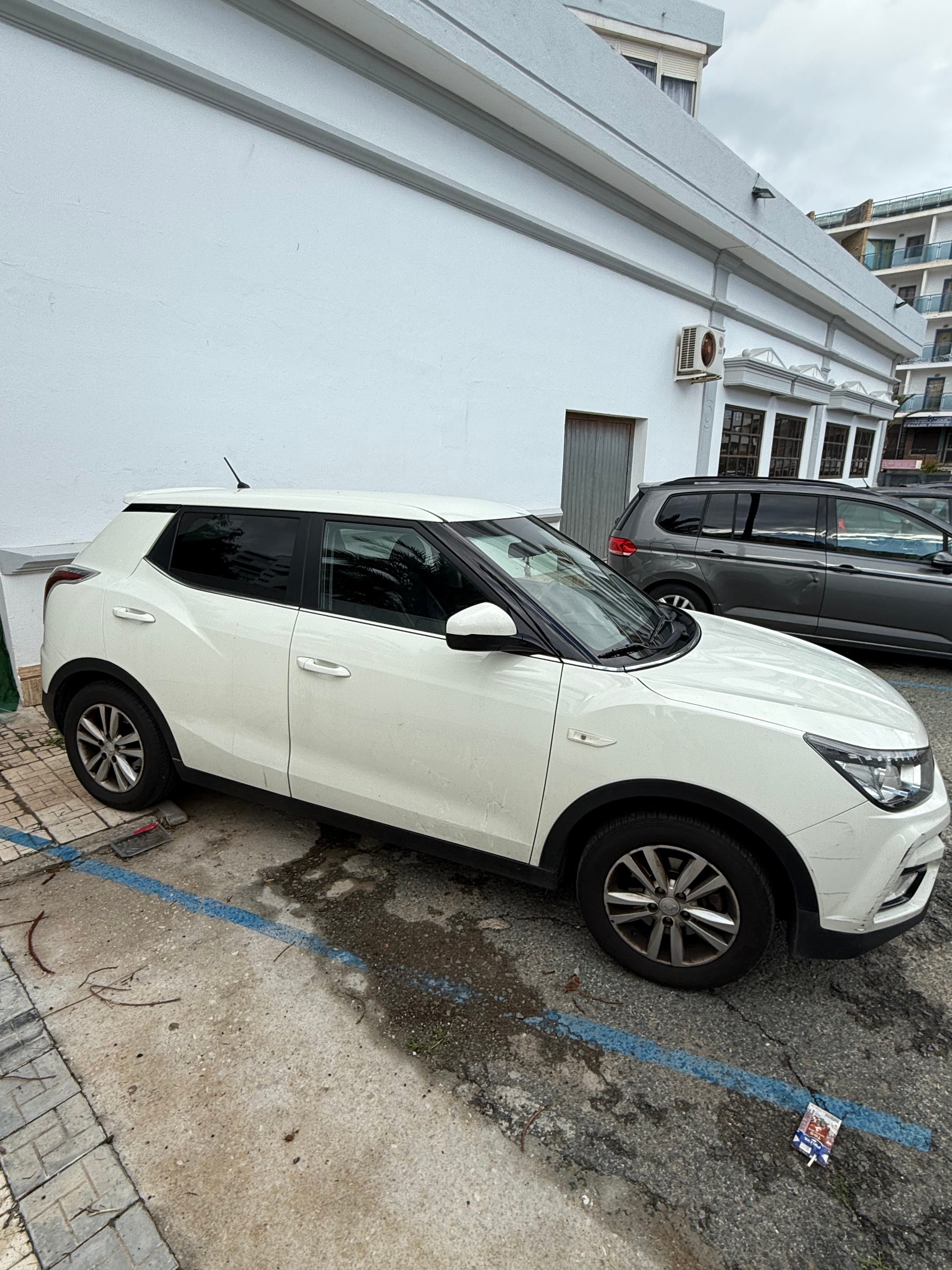 Ssangyong Tivoli con Aire acondicionado