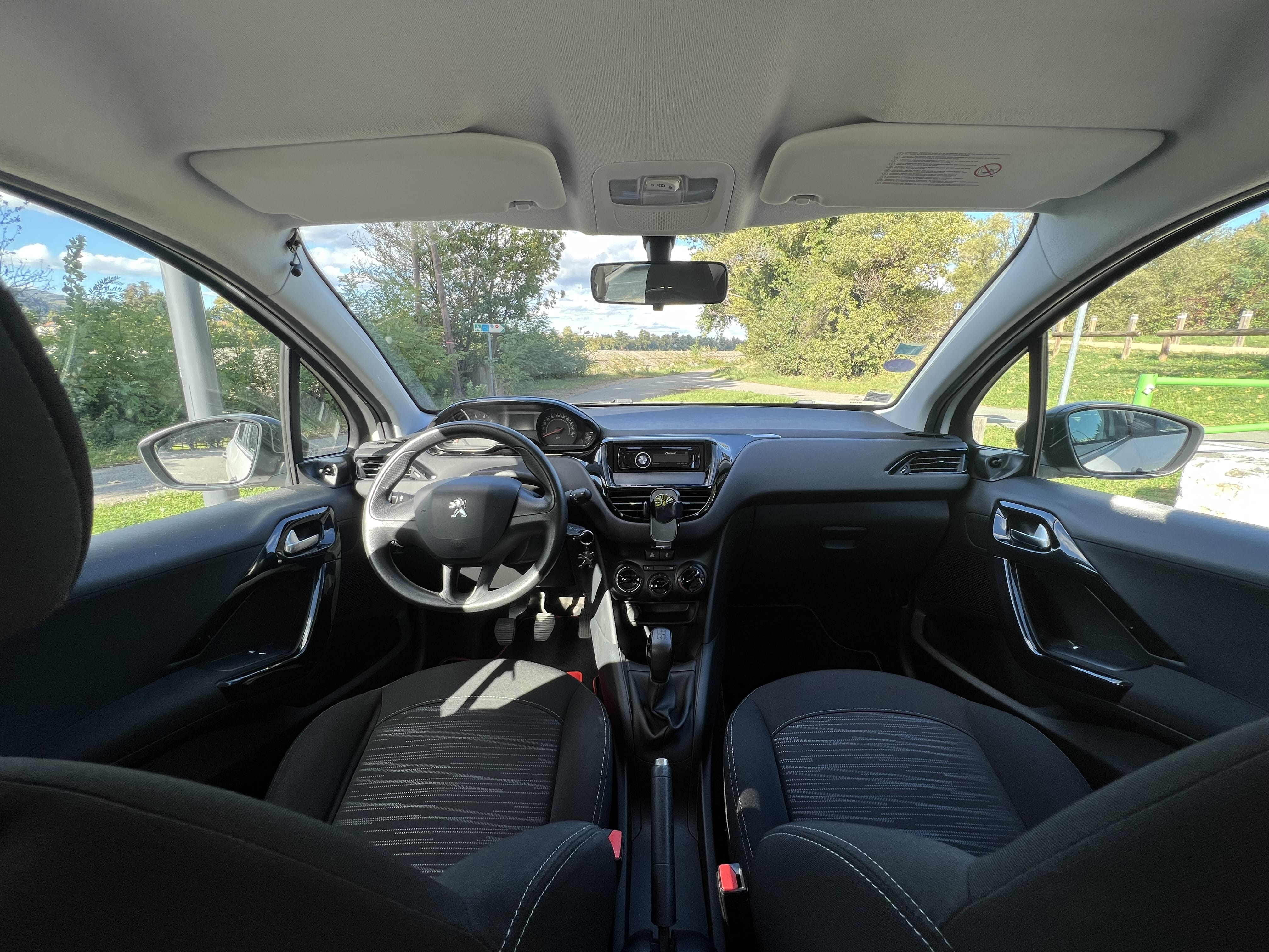 Peugeot 208 avec Entrée audio / iPod