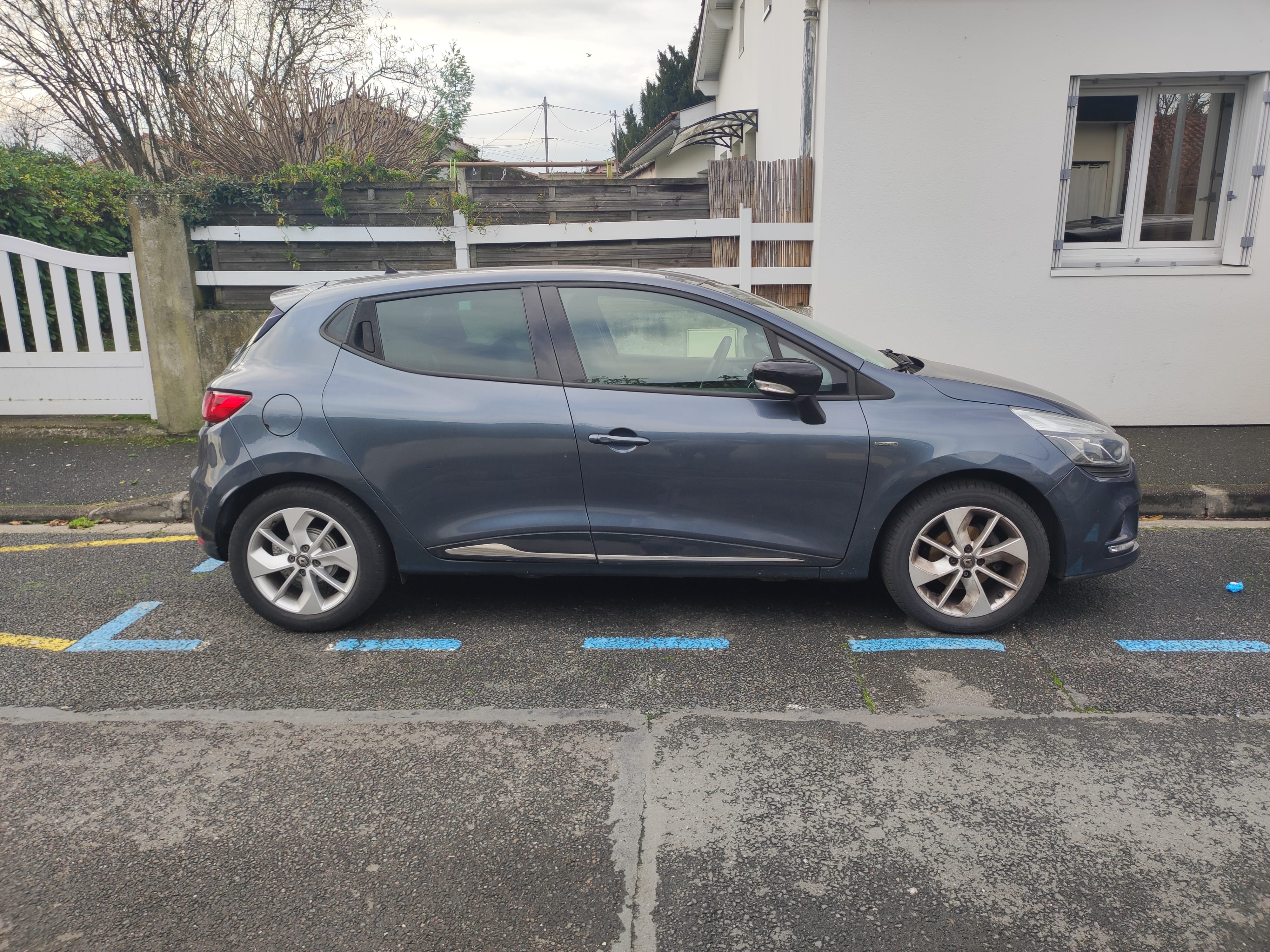 Renault Clio avec Climatisation