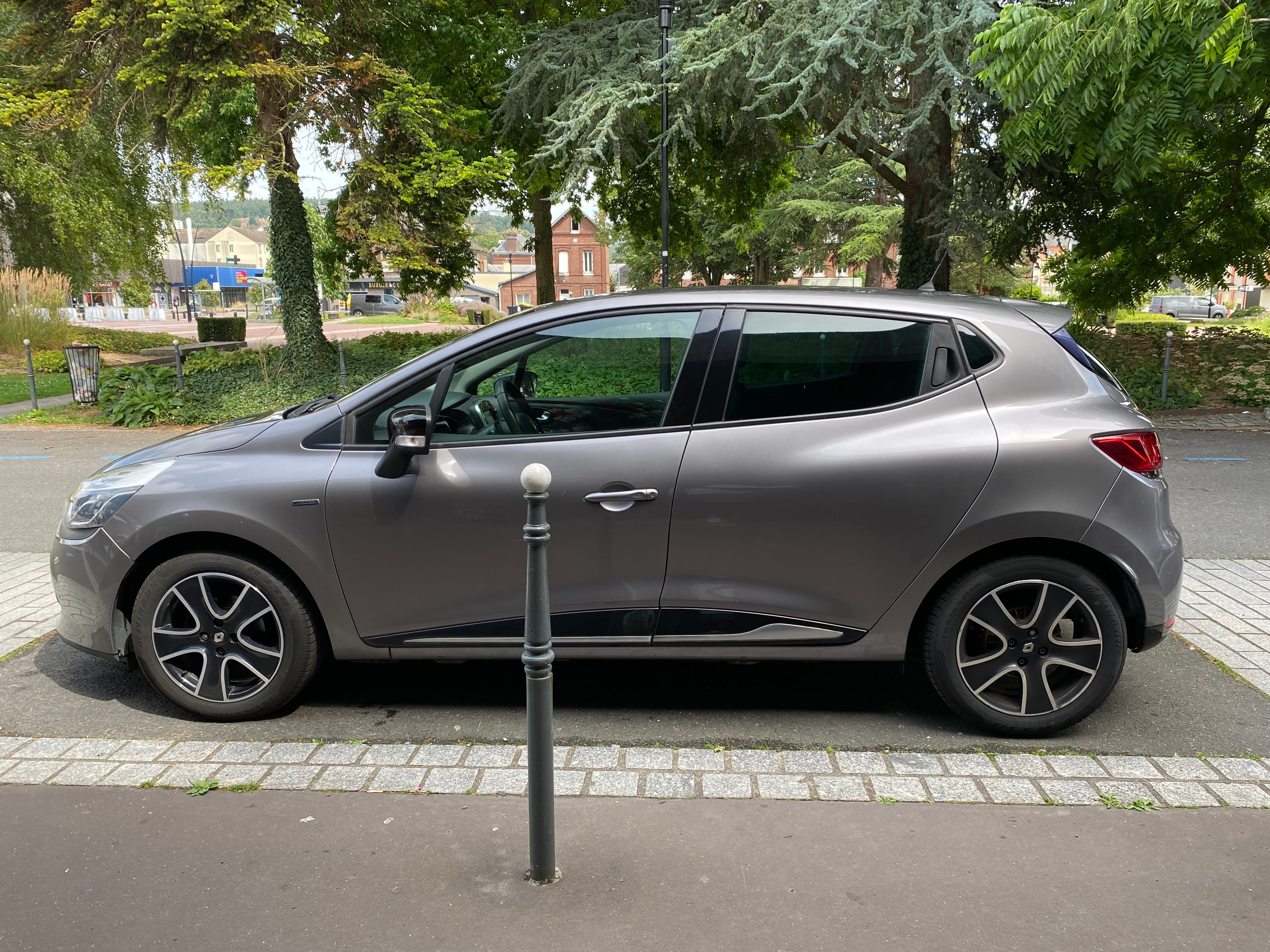 Renault Clio avec Climatisation