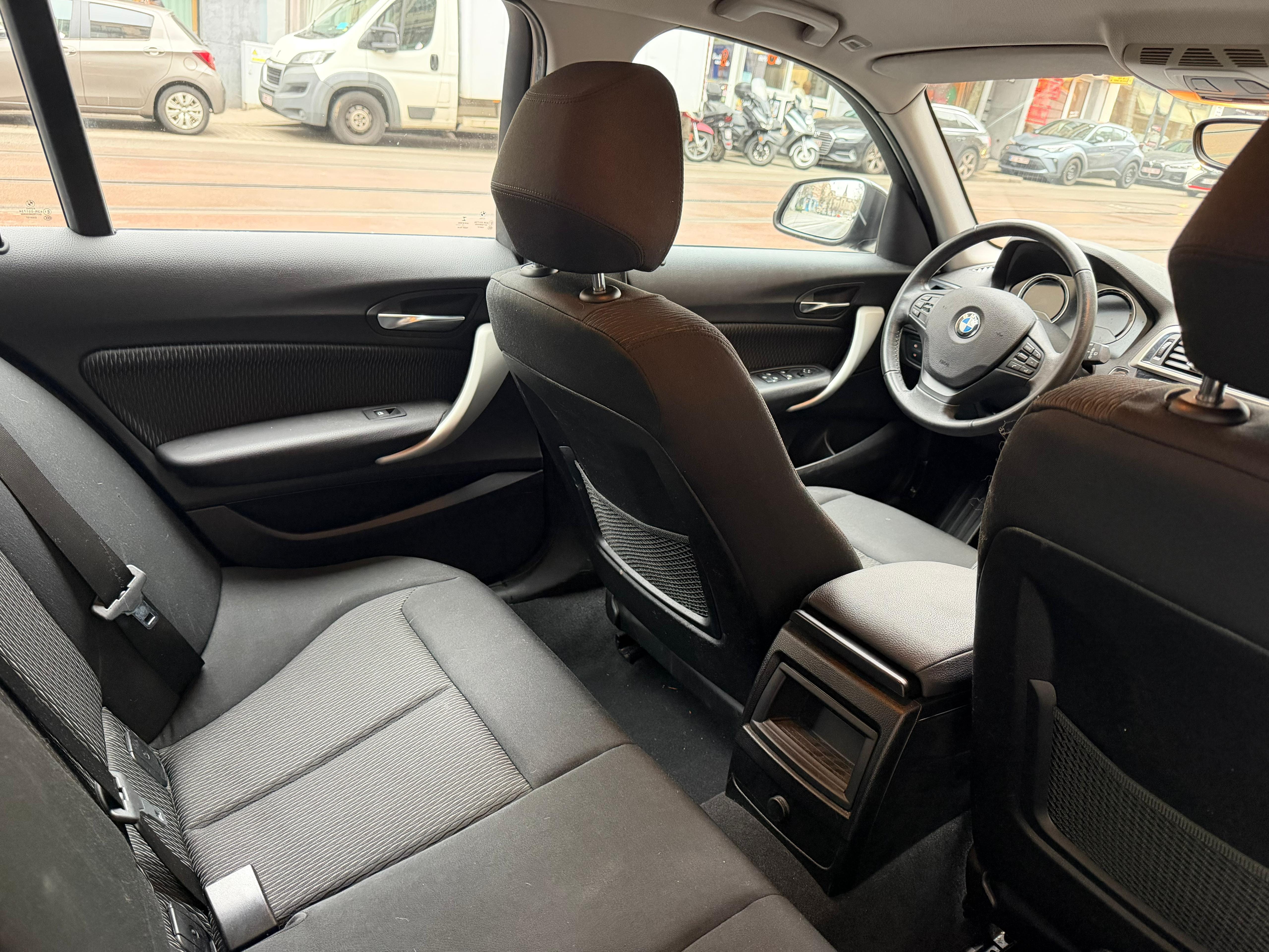 BMW Série 1 118i Automatique con Audio Bluetooth