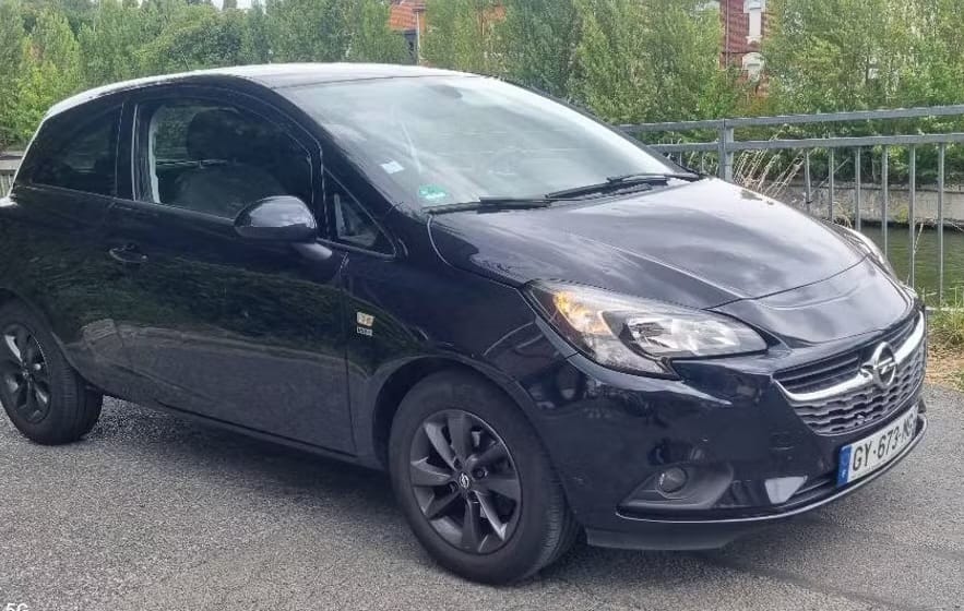 Opel Corsa-E avec Siège bébé