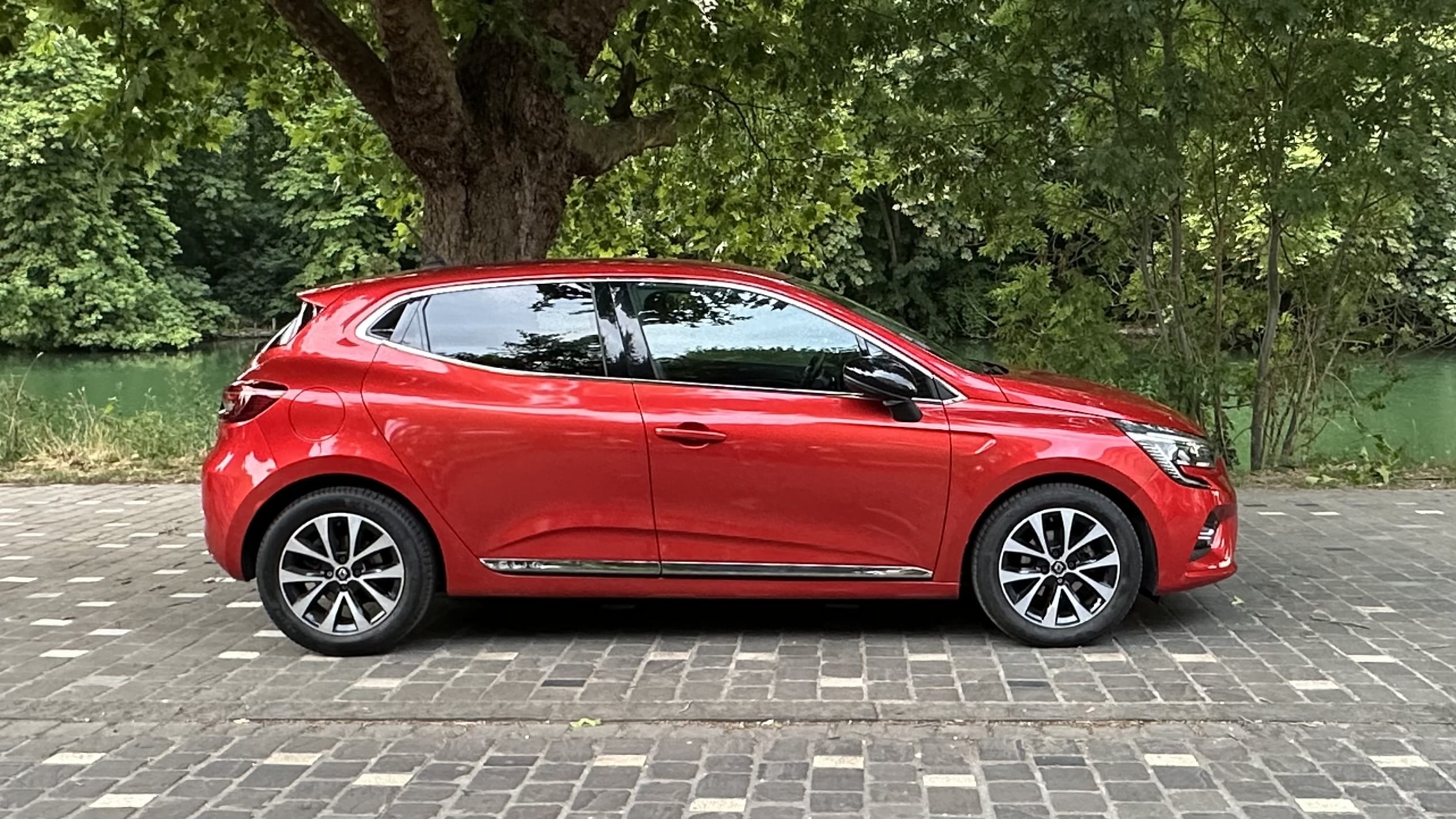 Renault Clio 1.0 TCe 100ch finition Intens avec Climatisation