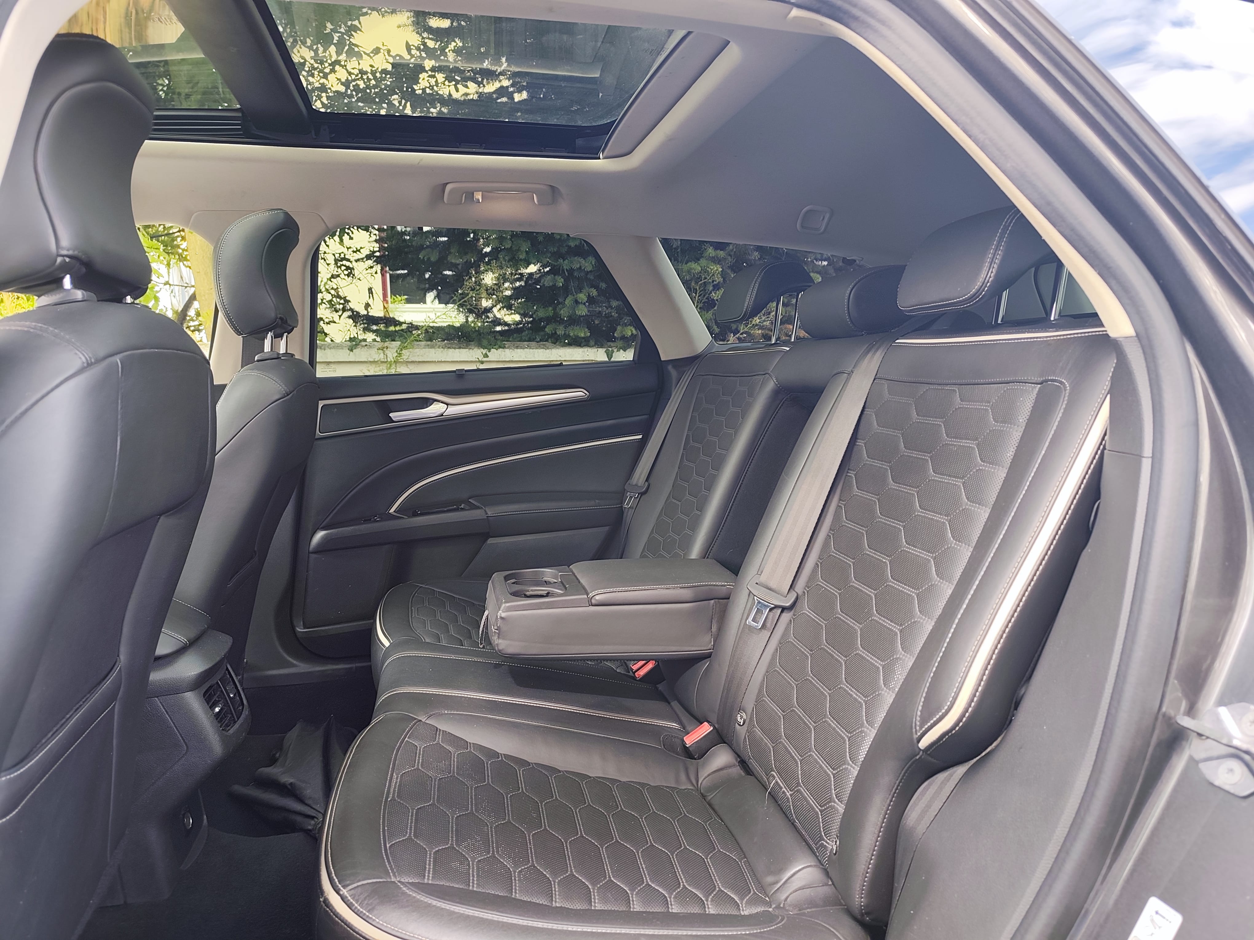 Ford Mondeo SW 2.0 180 HP TDCI Vignale avec Apple CarPlay