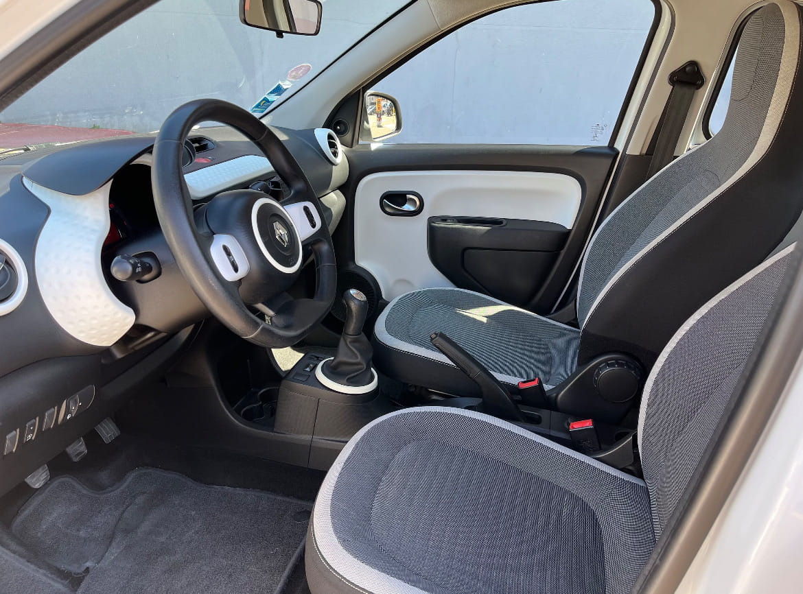 Renault Twingo avec Entrée audio / iPod