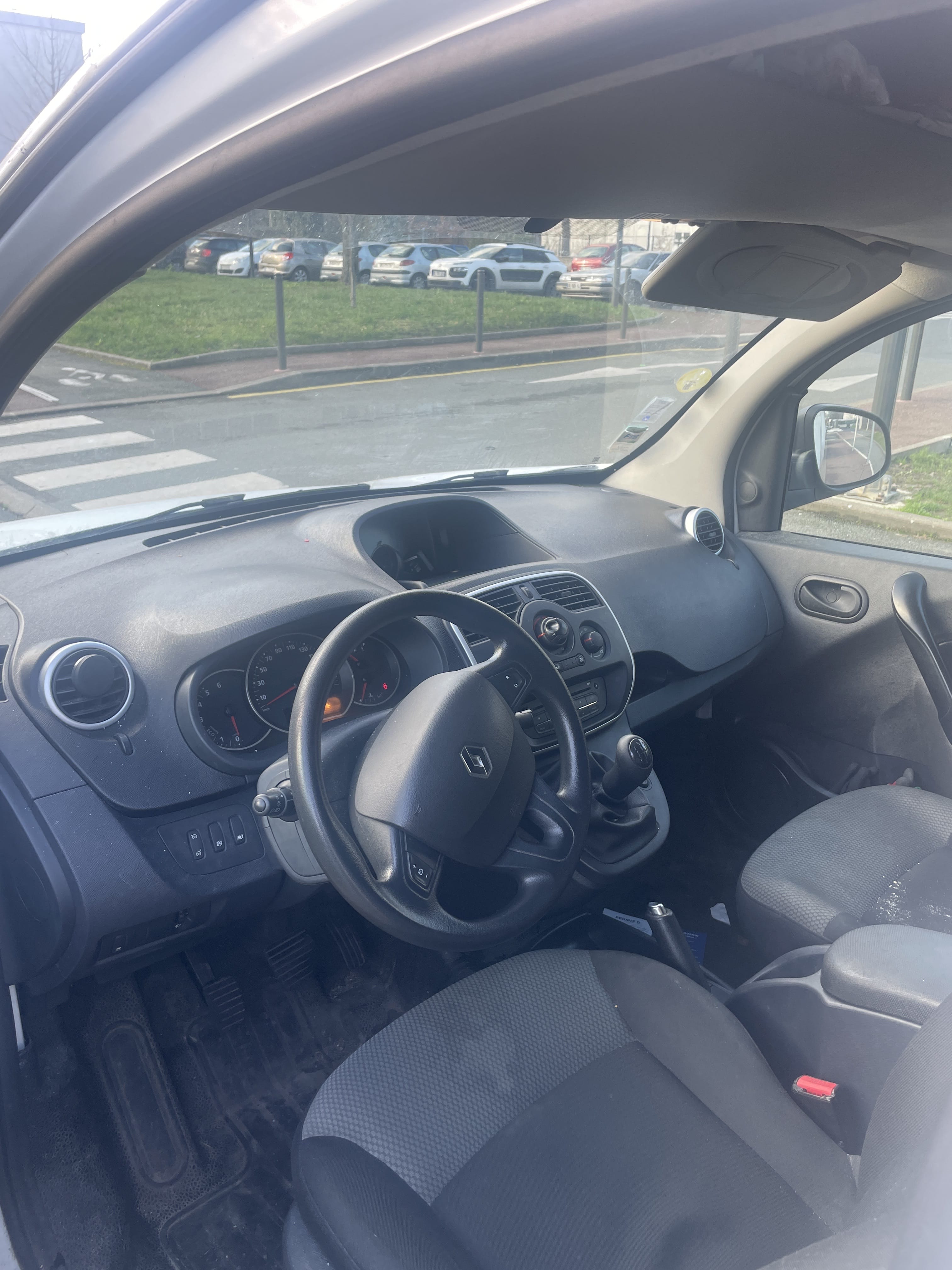 Renault Kangoo Fourgon avec GPS