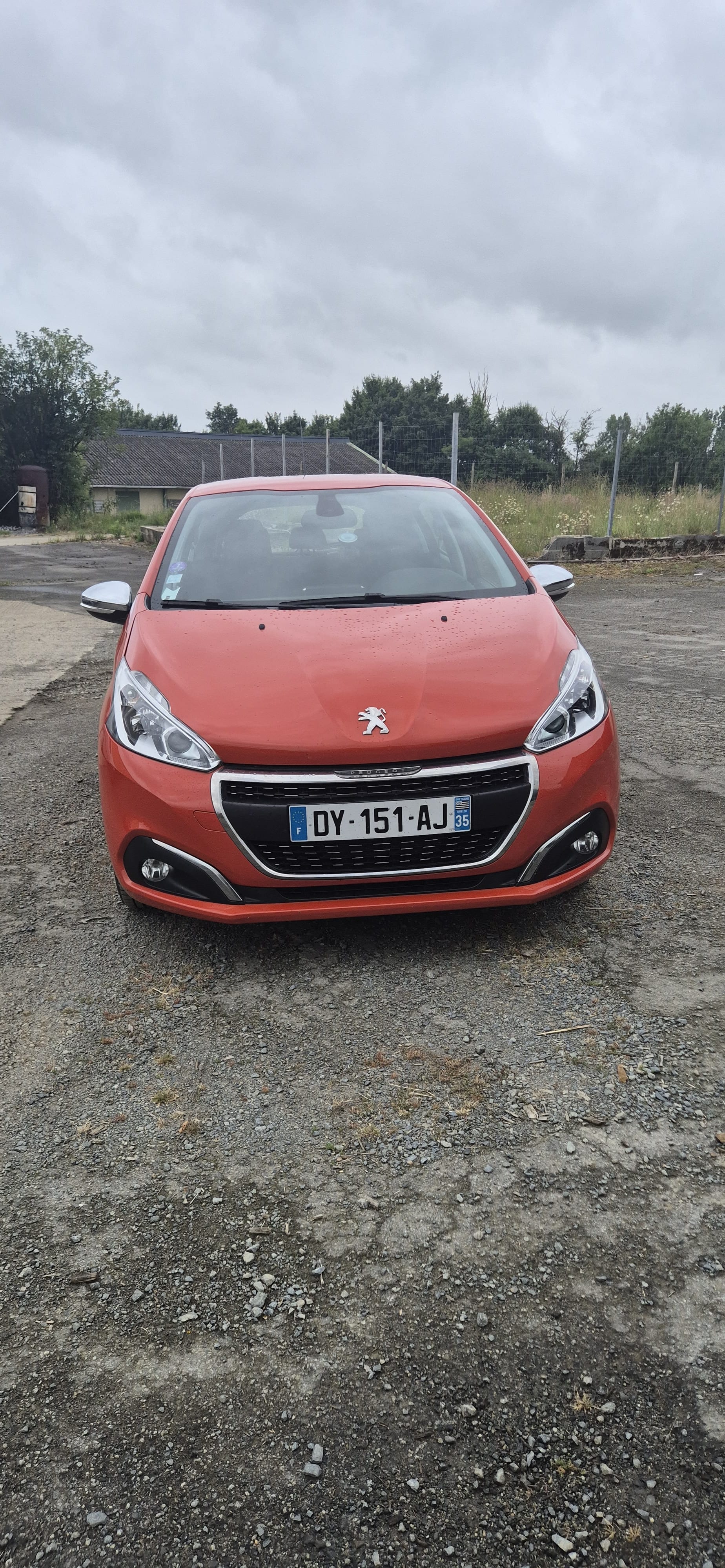 Peugeot 208, 2015, Essence 95