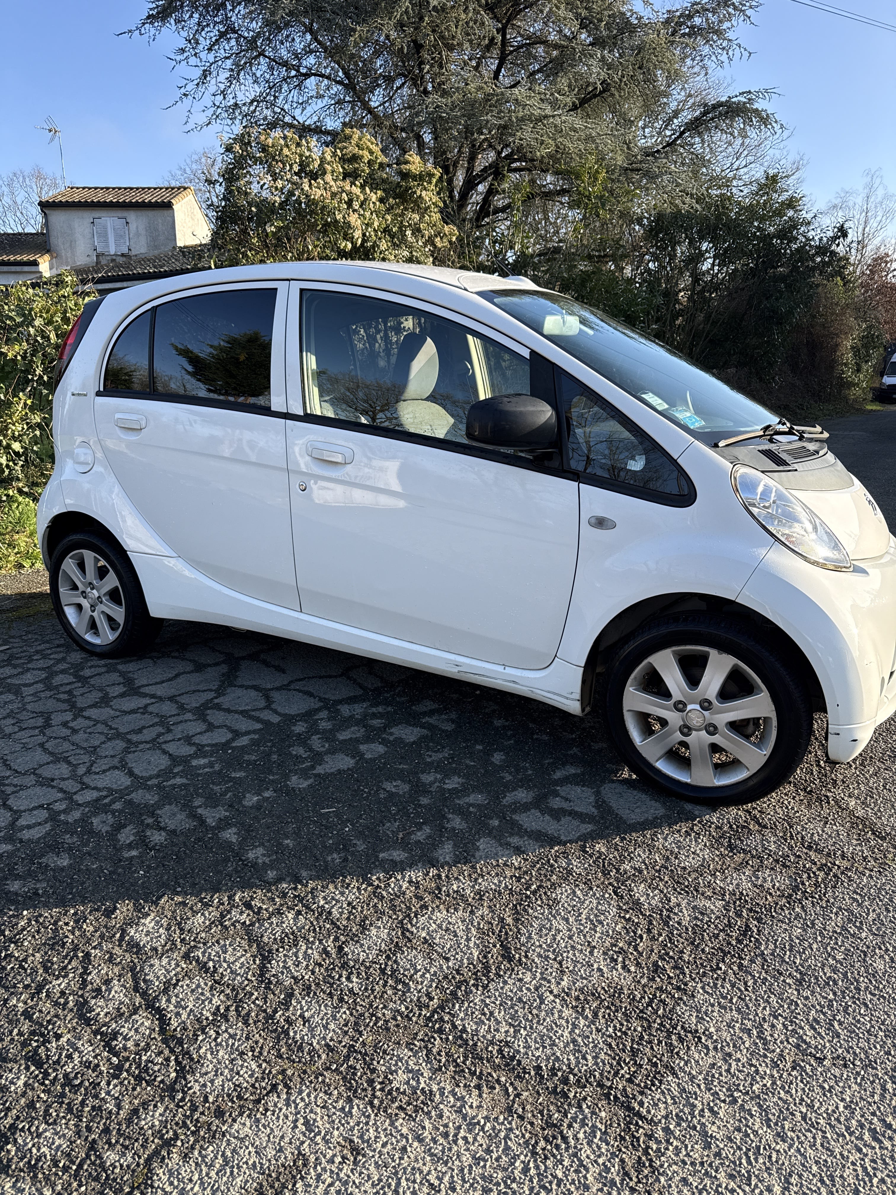 Peugeot iOn avec Climatisation