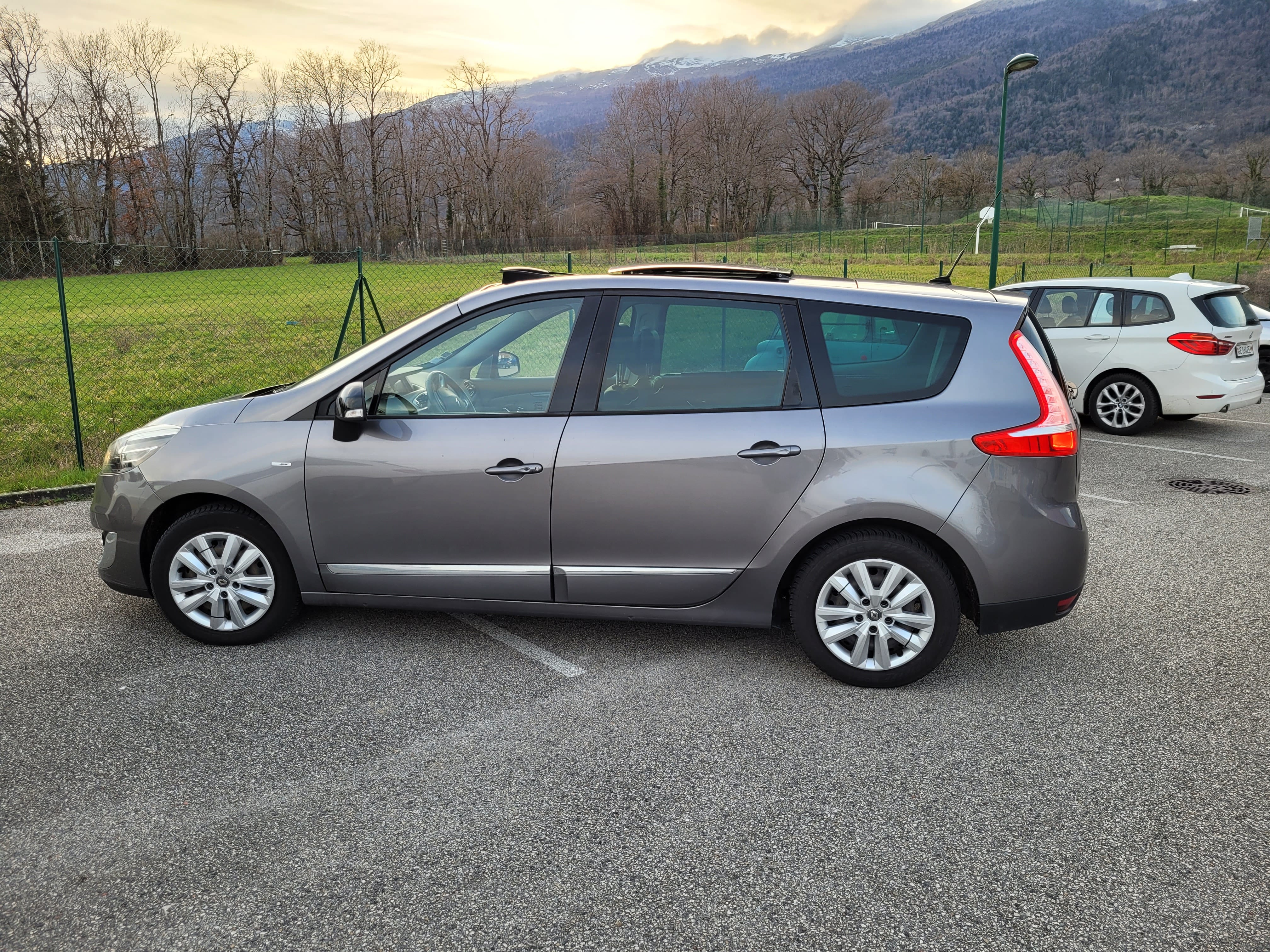 Renault Scenic 1.9 DCI 130 avec Climatisation