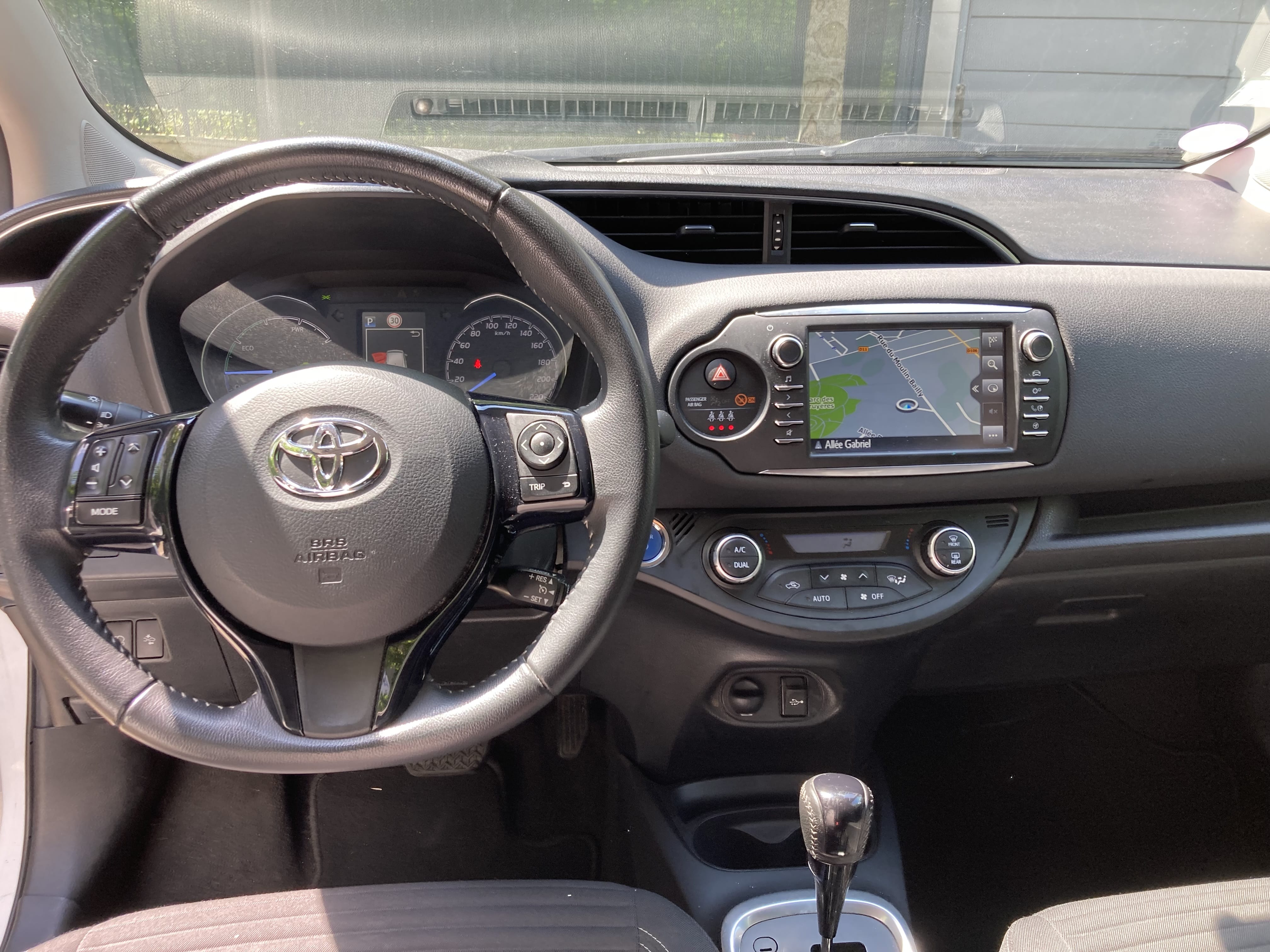 Toyota Yaris Hybride Boîte Automatique Gold Pack avec Régulateur de vitesse